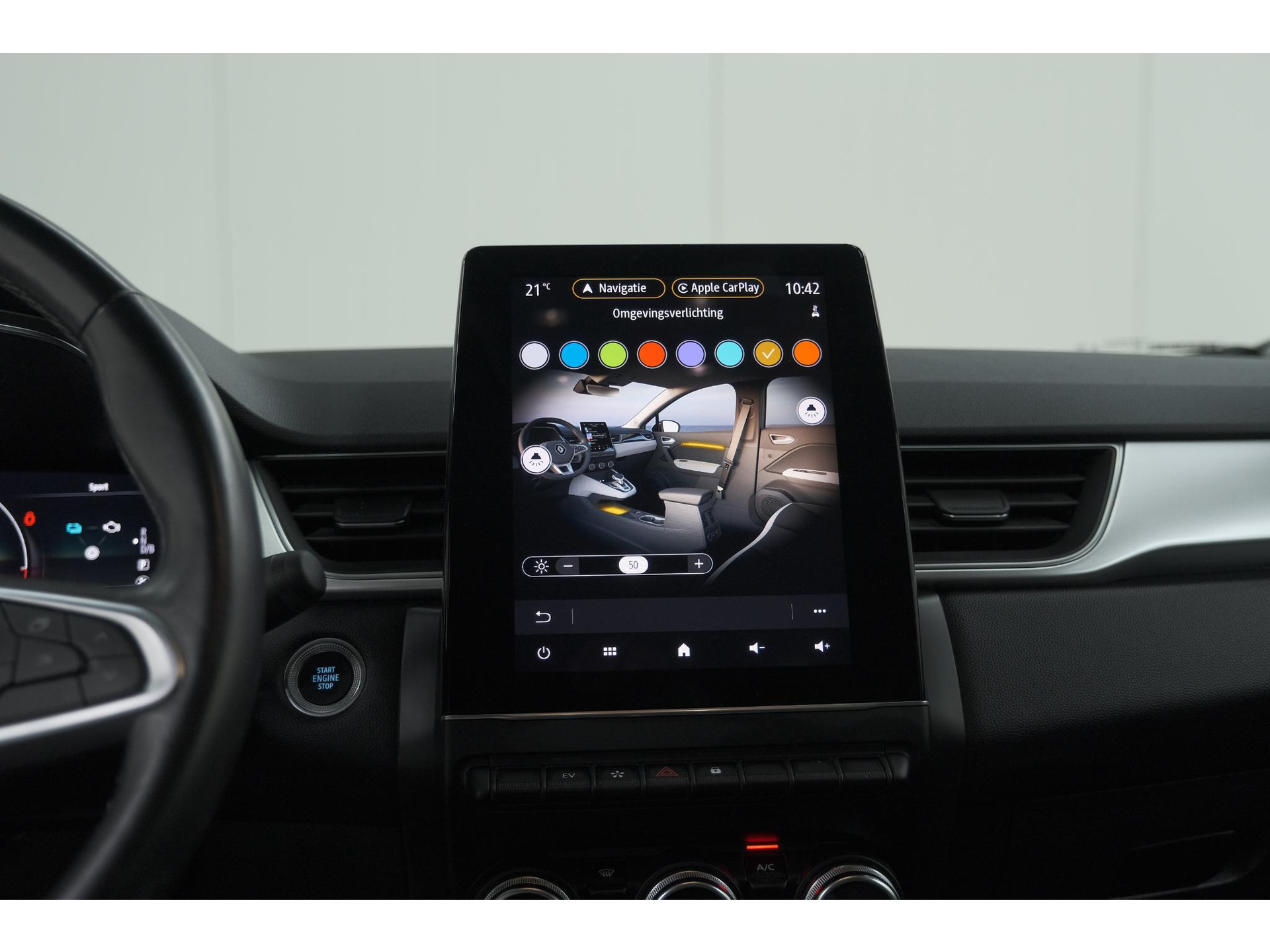 Renault Captur 1.6 E-Tech Plug-in Hybrid 160 Intens | Trekhaak | Camera | Adaptieve Cruise Control | Dodehoekdetectie
