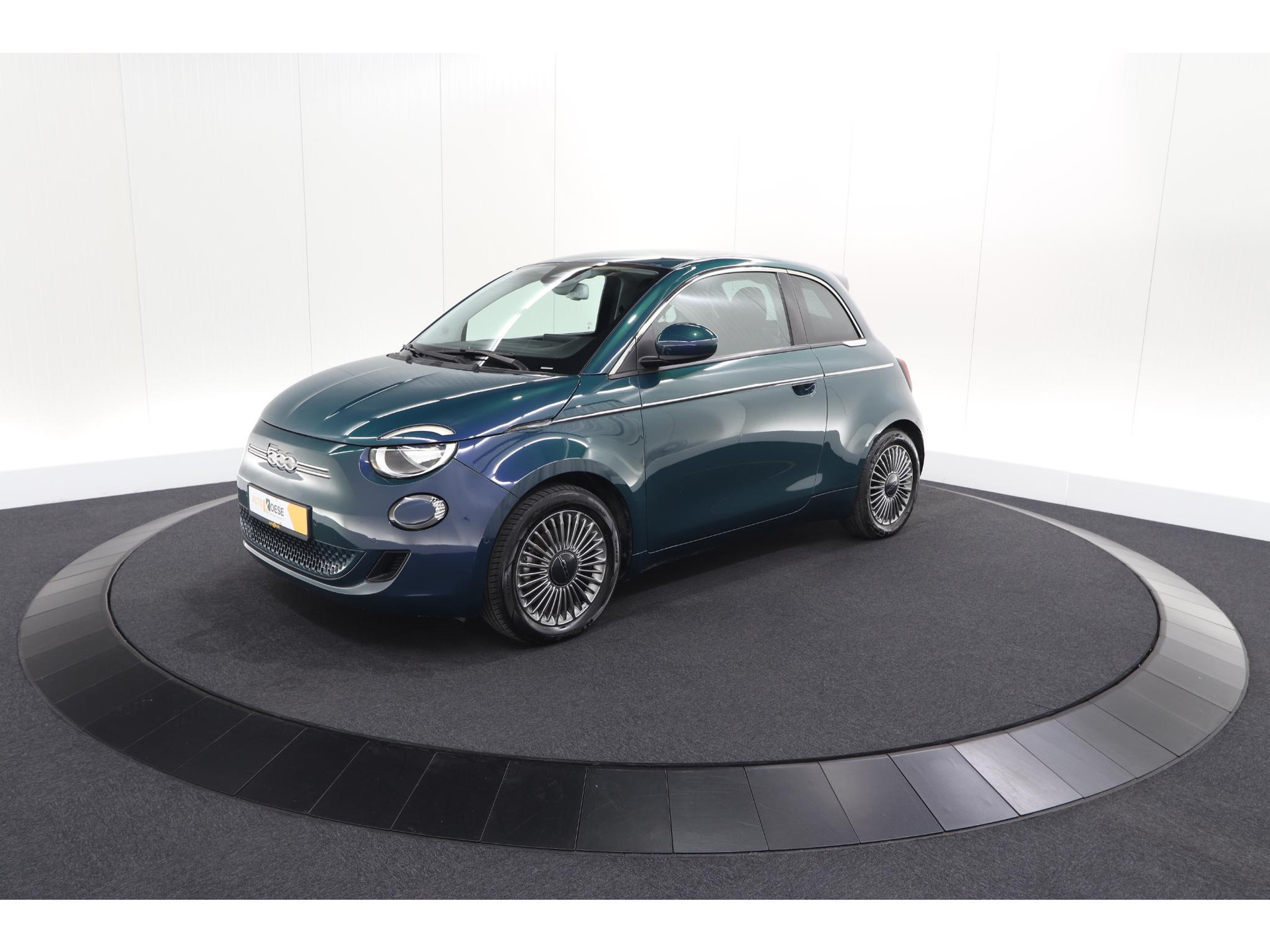 Fiat 500 Icon 42 kWh | 96,1% SOH | Convenience Pack | Camera | Dodehoekdetectie | Stoelverwarming