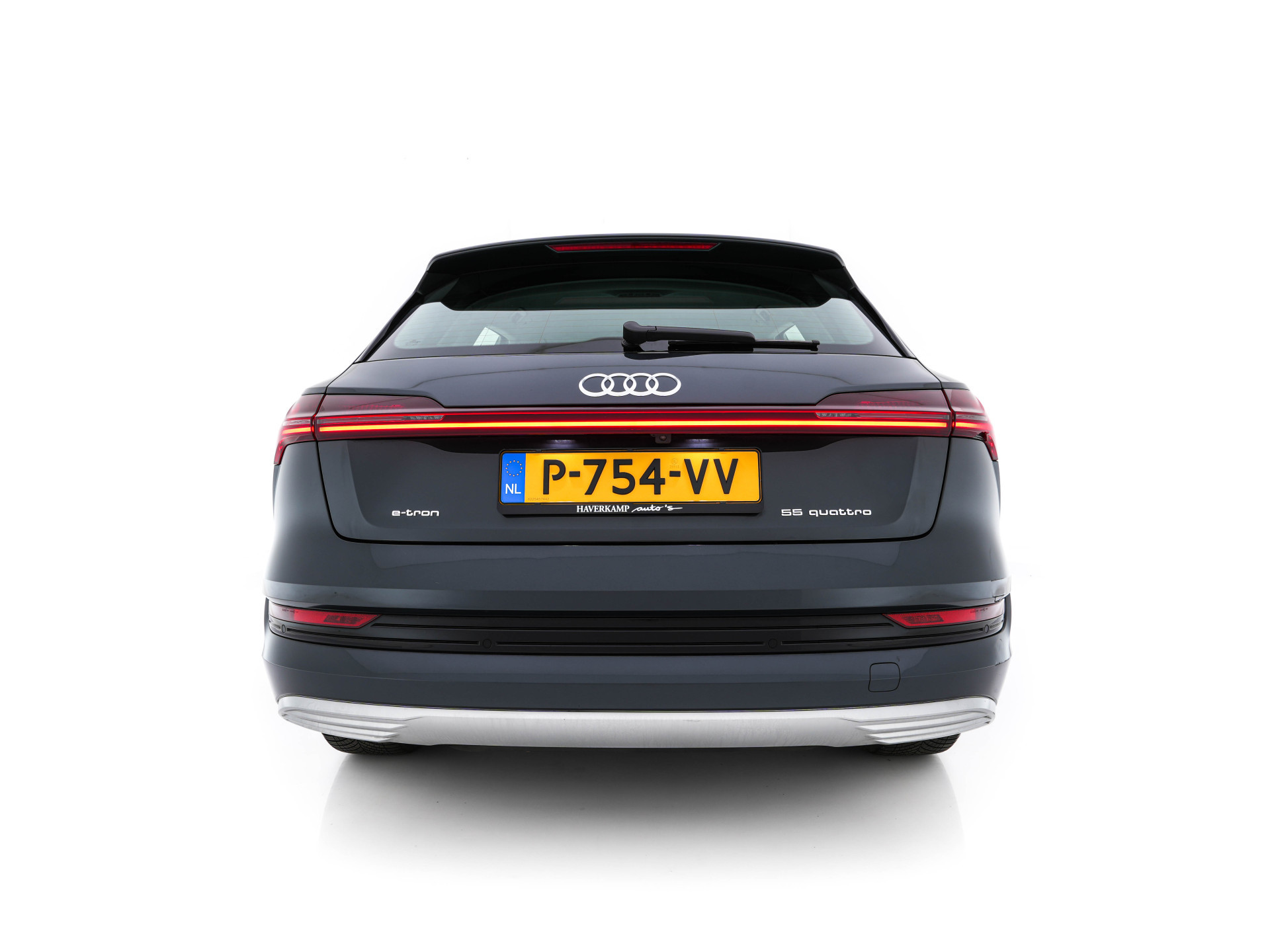 Audi e-tron 55 quattro Advanced edition Plus 95 kWh (3-Fase-11 kW) {SOH-93%} (INCL-BTW) Aut.*HEATPUMP | LEATHER | ADAPTIVE-CRUISE | FULL-LED | DIGI-COCKPIT | KEYLESS | MEMORY-PACK | CAMERA | NAVI-FULLMAP | SHIFTPADDLES | DAB+ | HEATED-COMFORTSEATS | DRIVE