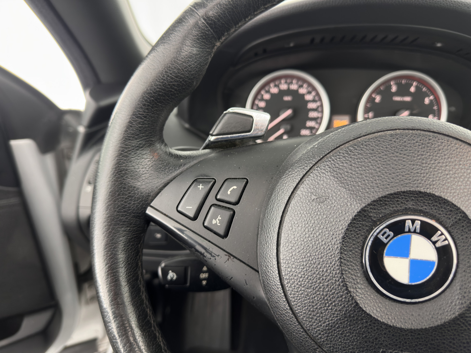 BMW 6-serie Cabrio 650i Aut. *LEATHER | BI-XENON | MEMORY-PACK | SHIFT-PADDLES | HEATED-SPORTSEATS | KEYLESS | NAVI-FULLMAP | ECC | HEAD-UP | PDC | CRUISE | AIRSCARF | 19''ALU*