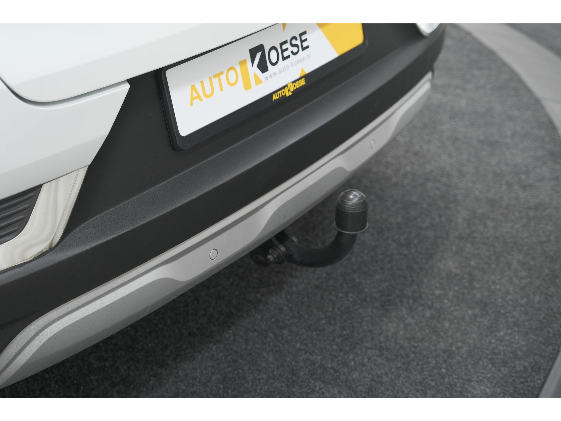 Renault Captur 1.6 E-Tech Plug-in Hybrid 160 Intens | Trekhaak | Camera | Navigatie | Parkeersensoren | Pack Winter