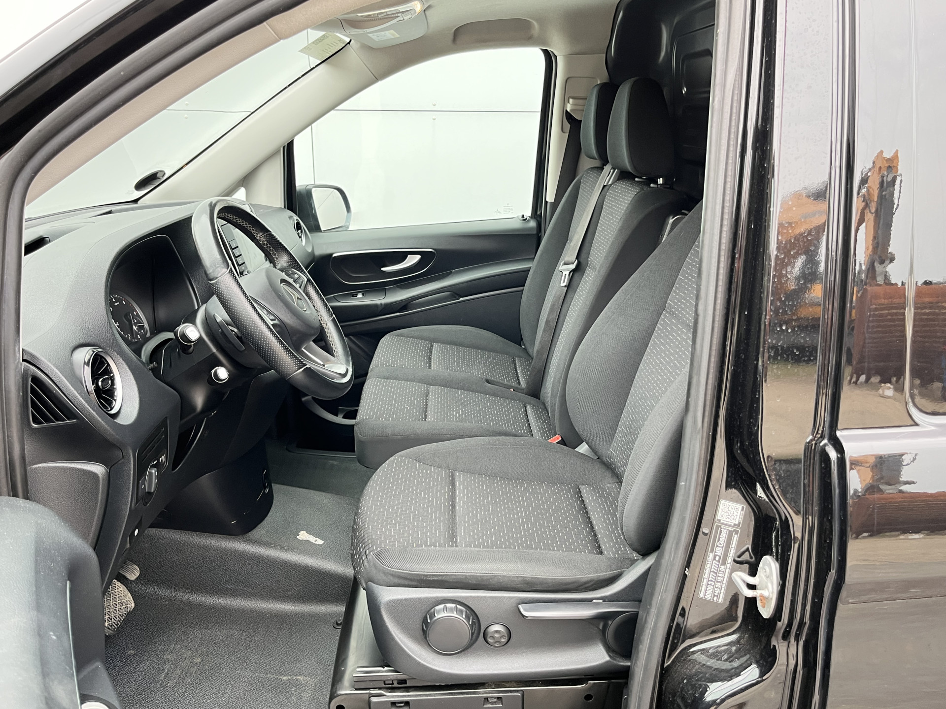 Mercedes-Benz Vito 119 1.9 CDI 190pk Automaat L2H1 9G-Tronic Climate Control Adaptieve Cruise Control Trekhaak Navigatie Camera Stoelverwarming