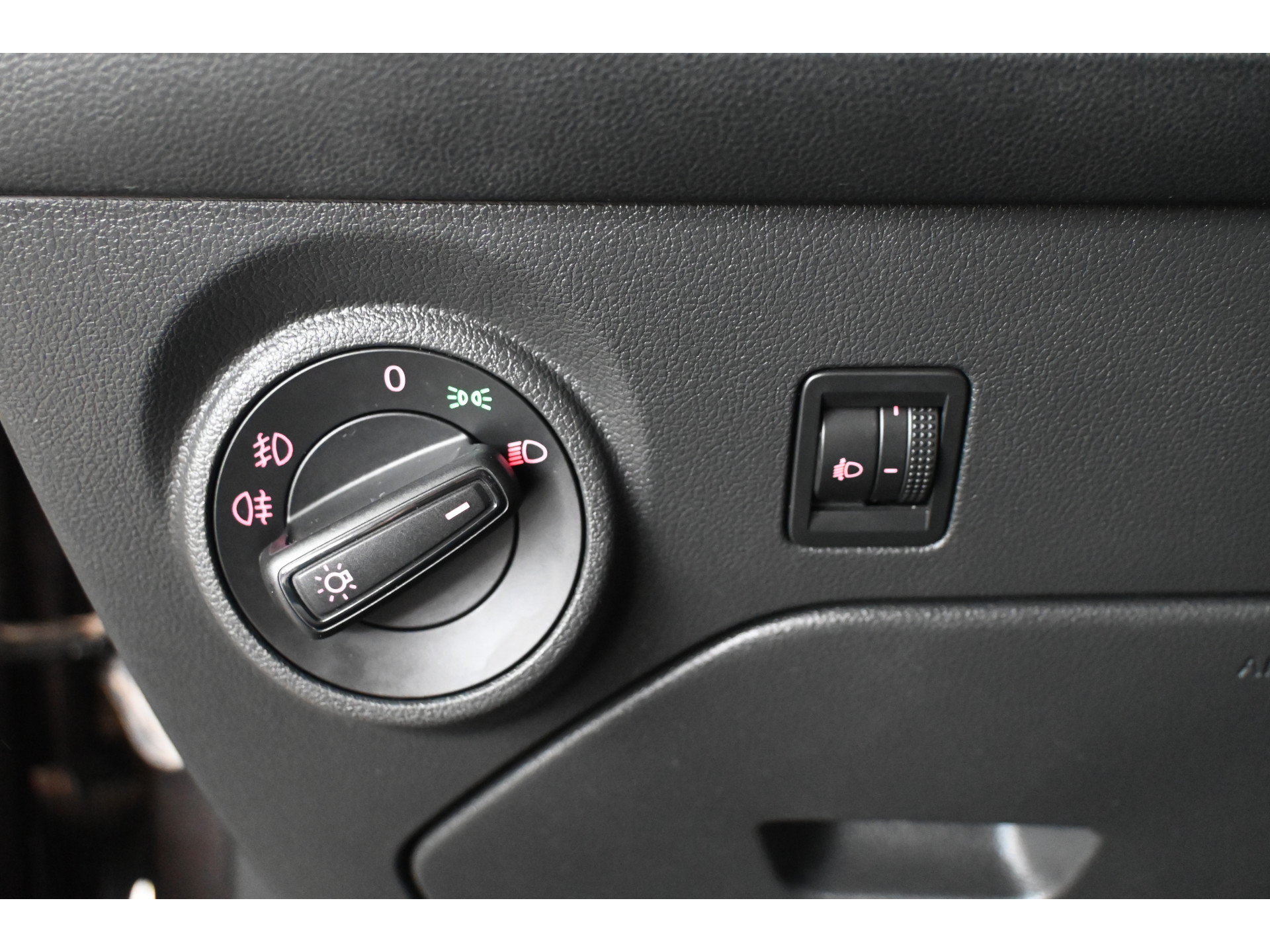 SEAT Leon 1.2 TSI Airco Lichtmetaal Rijklaarprijs Inruil Mogelijk!