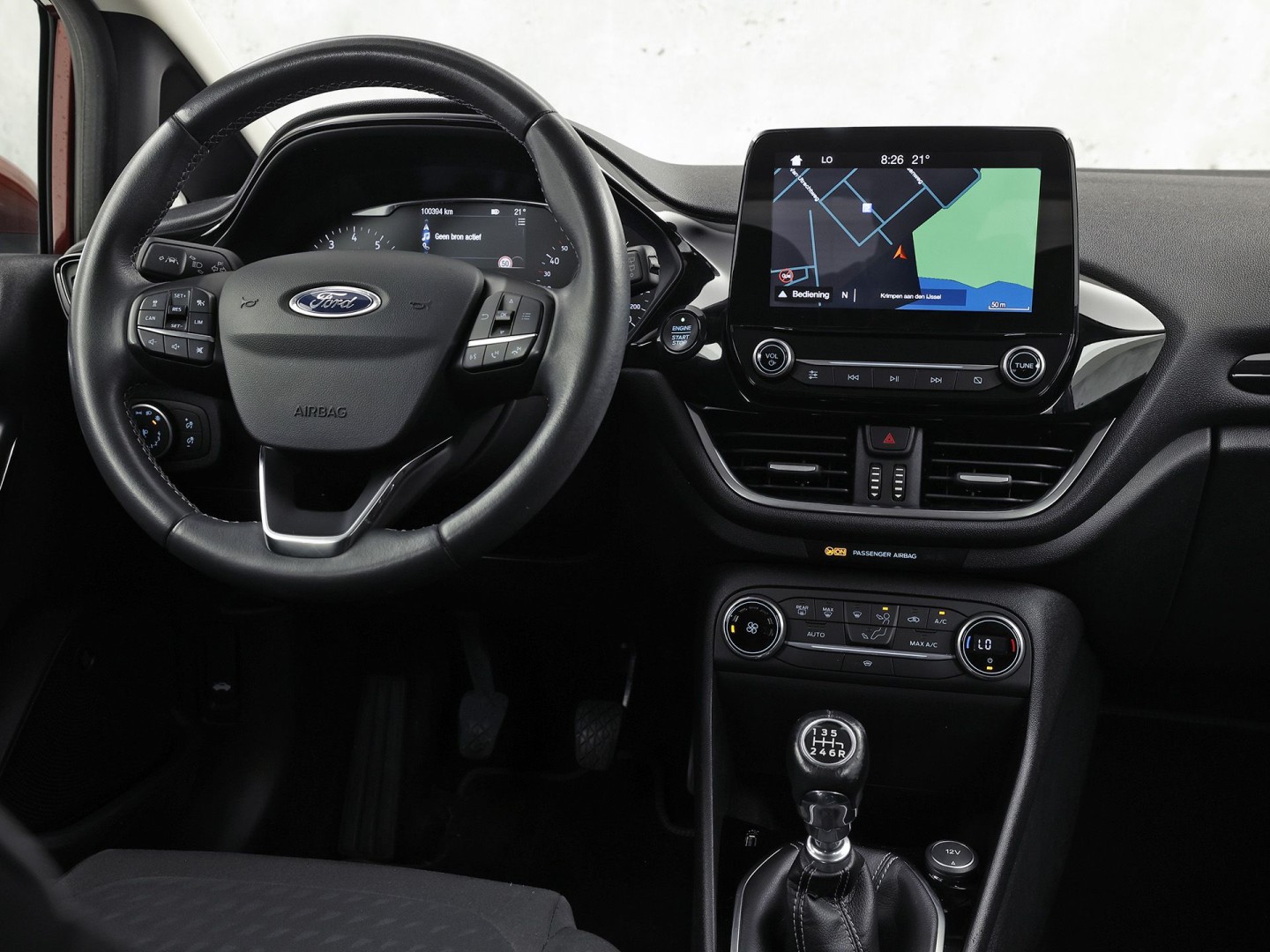 Ford Fiesta 1.0 EcoBoost Titanium (APPLE CARPLAY, GROOT NAVI, CLIMATE, CAMERA, KEYLESS, SPORTSTOELEN, ADAPTIVE CRUISE, LM VELGEN, NIEUWSTAAT)
