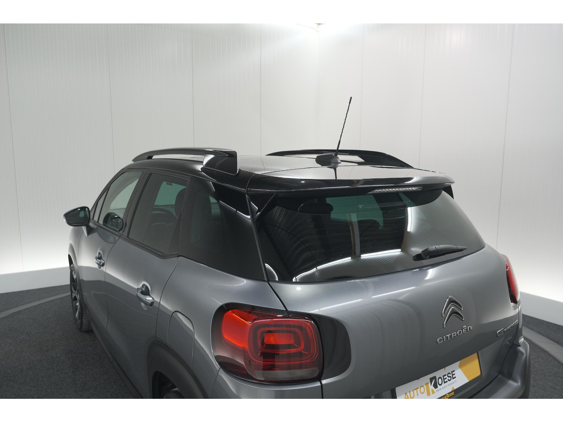 Citroen C3 Aircross PureTech 110 EAT6 Shine | Trekhaak | Panoramadak | Head-Up Display | Camera | Navigatie