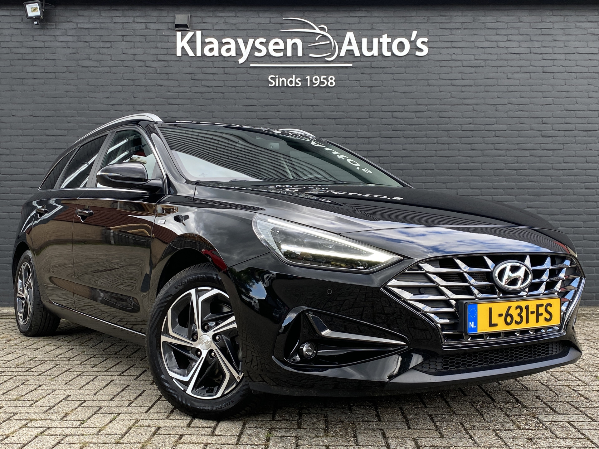 Hyundai i30 Wagon 1.5 T-GDi  MHEV 160 pk Comfort Smart AUT. | navigatie | stoel-/stuurverw. | camera | trekhaak | parkeersensoren