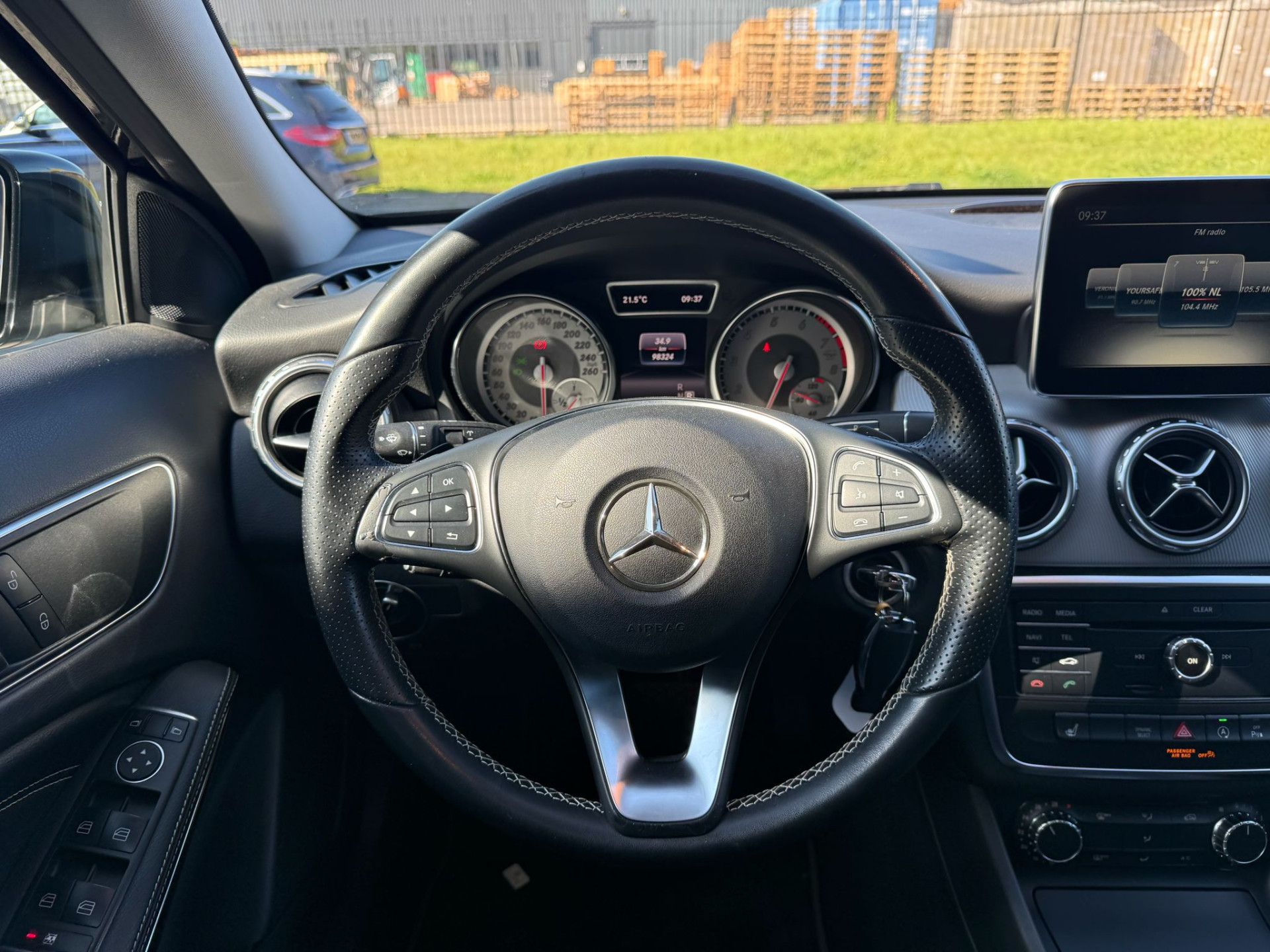 Mercedes-Benz GLA-klasse 200 Prestige | 1E EIGENAAR | 3/6/12MND GARANTIE| AUTOMAAT | PANO | LED | TREKHAAK | CRUISE | LMV |