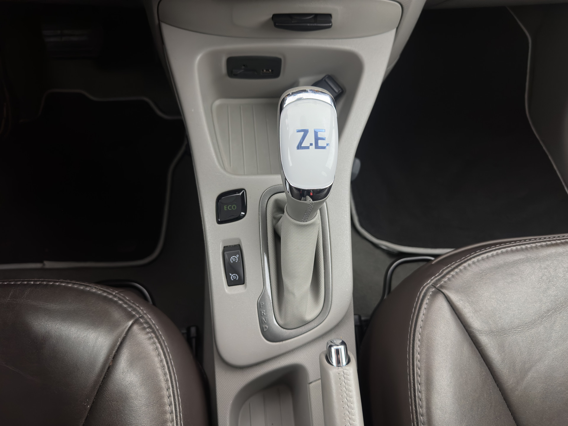 Renault ZOE R90 Bose 41 kWh (Inclusive-Battery) [ 3-Fase ] {SOH-85%} Aut.*LUXURY-LEATHER | BOSE-AUDIO | NAVI-FULLMAP | FULL-LED | DIGI-COCKPIT | CRUISE | ECC | PDC | PRIVACY-GLASS | HEATED-COMFORTSEATS | 16"ALU*