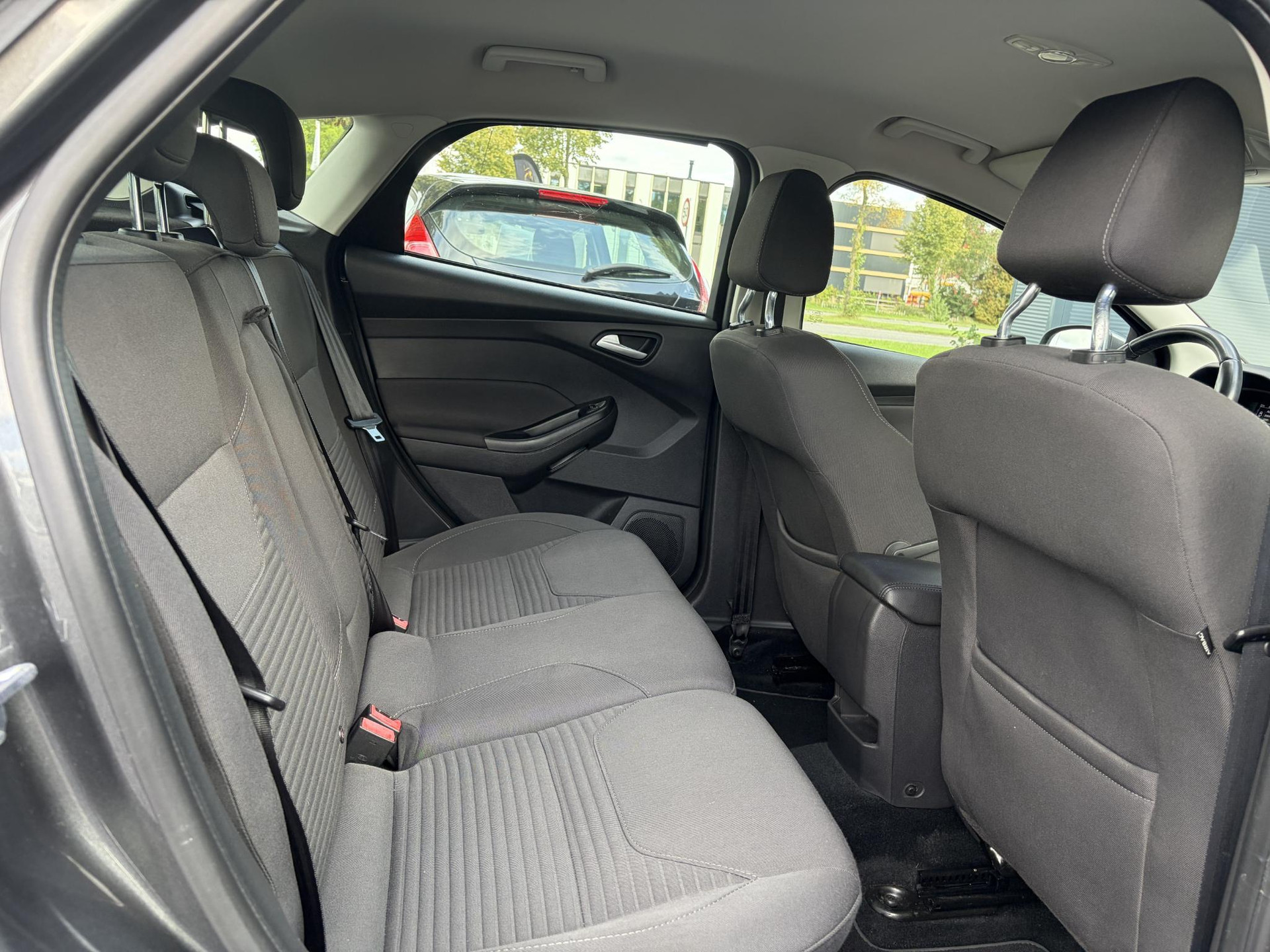 Ford Focus 1.0 Titanium Edition ✓1e Eigenaar✓125pk✓Recent Beurt gehad✓Dealer Onderhouden✓Navi✓6 Bak✓Pdc V+A✓Clima✓Cruise✓Lm velgen✓4 Elekt Ramen✓N.A.P✓Apk tot 03-2027