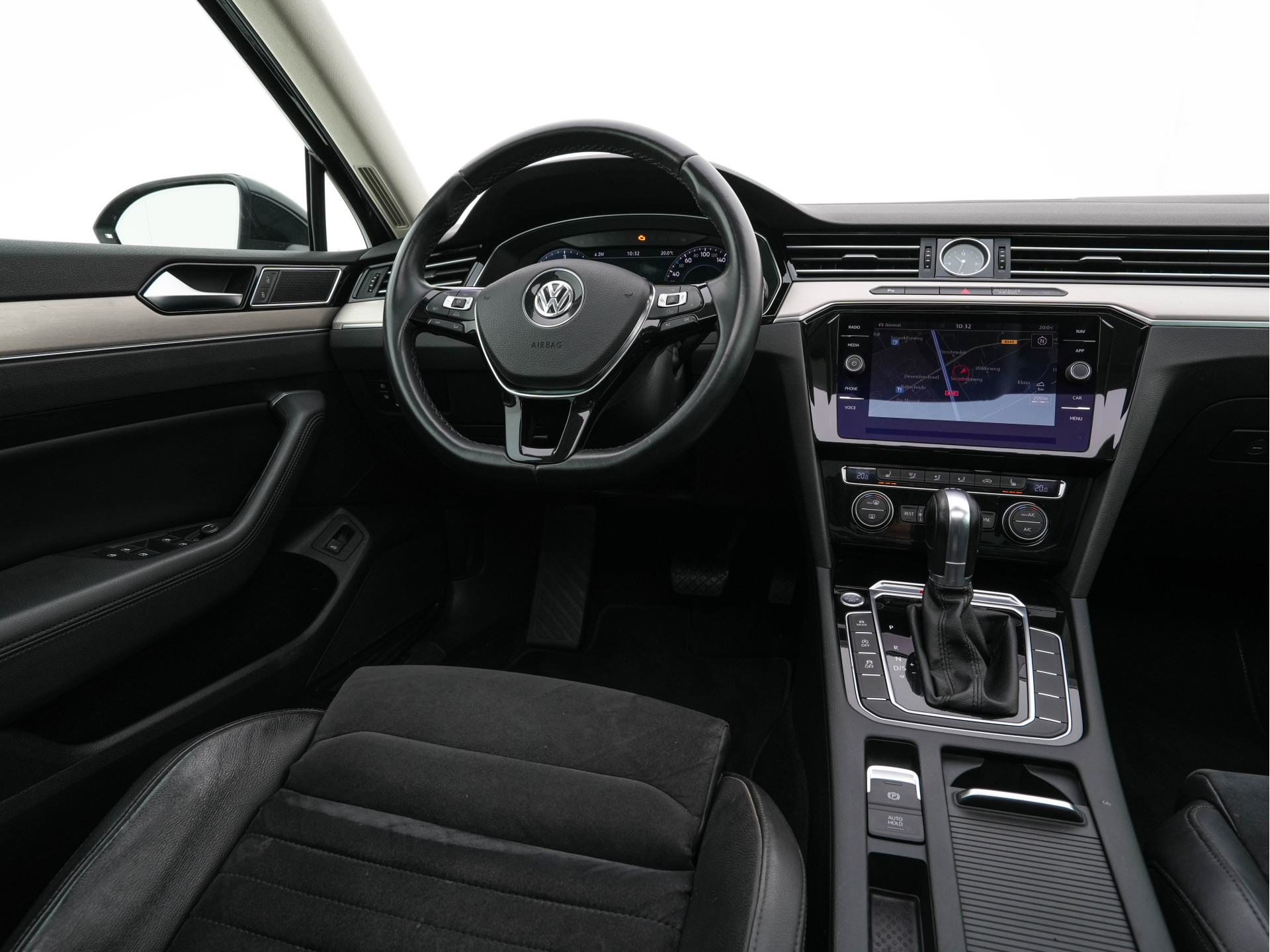 Volkswagen Passat Variant 2.0 BiTDI 4Motion Highline Executive-Pack Aut. *PANO | ADAPTIVE-CRUISE | DIGI-COCKPIT | NAVI-FULLMAP | LEATHER-ALCANTARA | FULL-LED | ERGONOMIC-COMFORT-SEATS | KEYLESS | ECC | PARKPILOT | TOWBAR | 17''ALU*