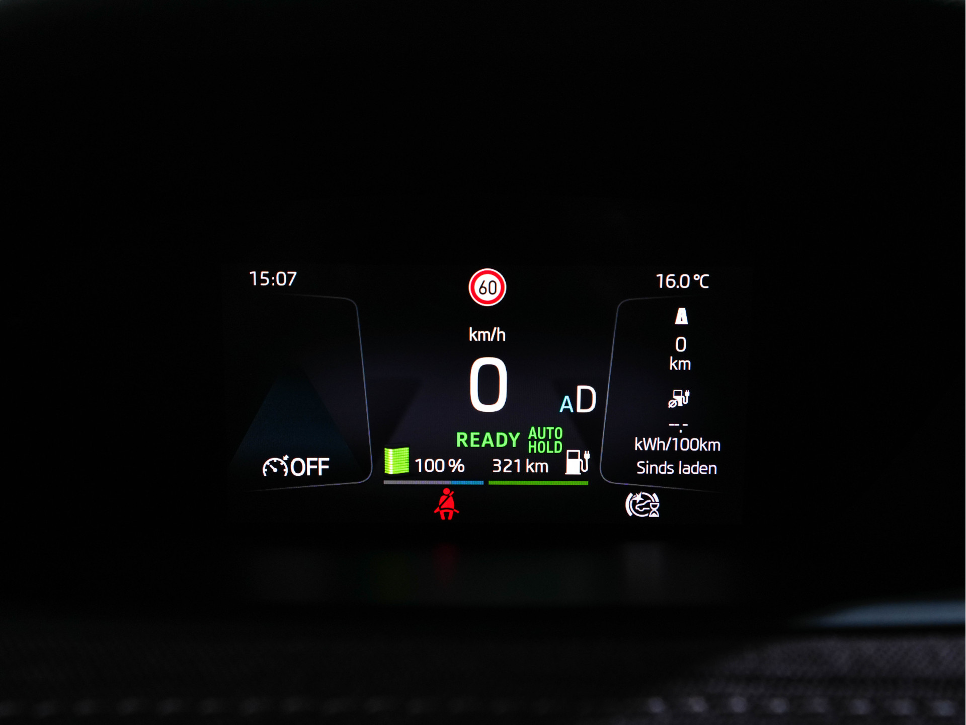 ŠKODA Enyaq iV 60 [ 3-Fase ] {SOH-87%} (INCL-BTW) *PANO | FULL-LED | DIGI-COCKPIT | CAMERA | KEYLESS | NAVI-FULLMAP | PRIVACY-GLASS | AMBIENT-LIGHT | ECC | COMFORT-SEATS | DAB + | PDC | CRUISE | CARPLAY | TOWBAR | 19 "ALU*