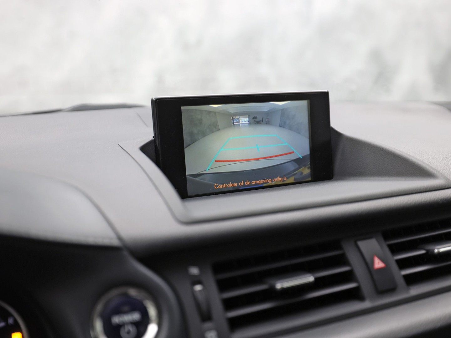 Lexus CT 200h Business Launch Edition Automaat (NAVIGATIE, CAMERA, ALCANTARA, SPORTSTOELEN, KEYLESS, ADAPTIVE CRUISE, NIEUWSTAAT)