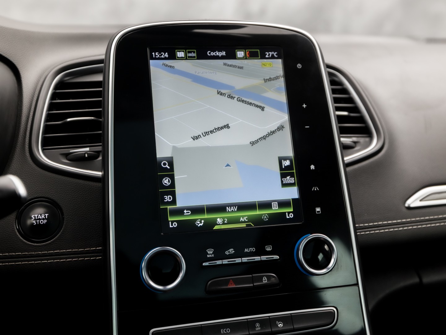 Renault Grand Scénic 1.3 TCe Bose 7 Persoons (PANORAMADAK, APPLE CARPLAY, GROOT NAVI, LEDER, SPORTSTOELEN, GETINT GLAS, BOSE AUDIO, CAMERA, NIEUWE APK, NIEUWSTAAT)