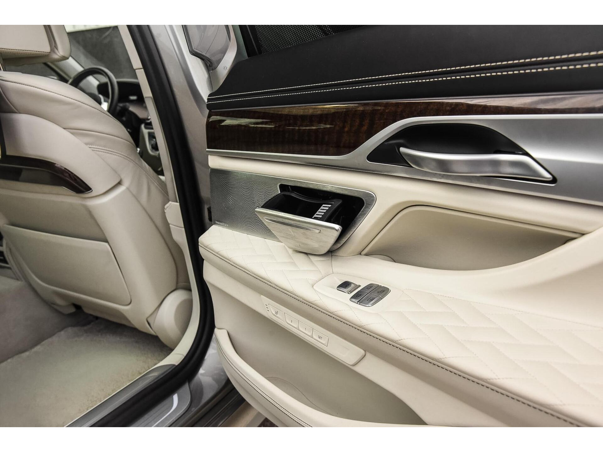 BMW 745Le High Executive | M Sport | Massage | Lounge