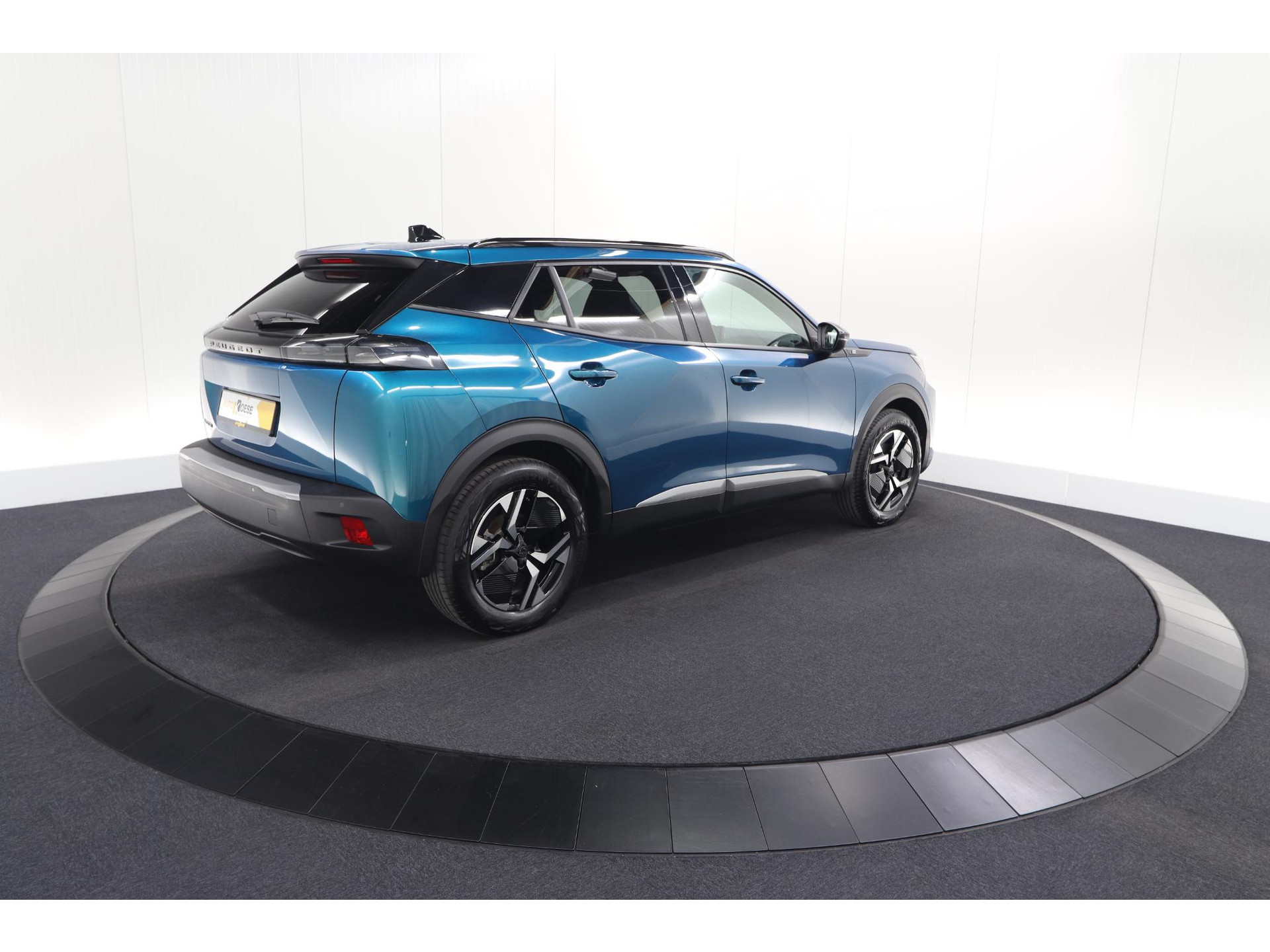 Peugeot e-2008 EV Allure Avantage 54 kWh | SOH 97,8% | 11 KW Lader | Apple Carplay | Parkeersensoren