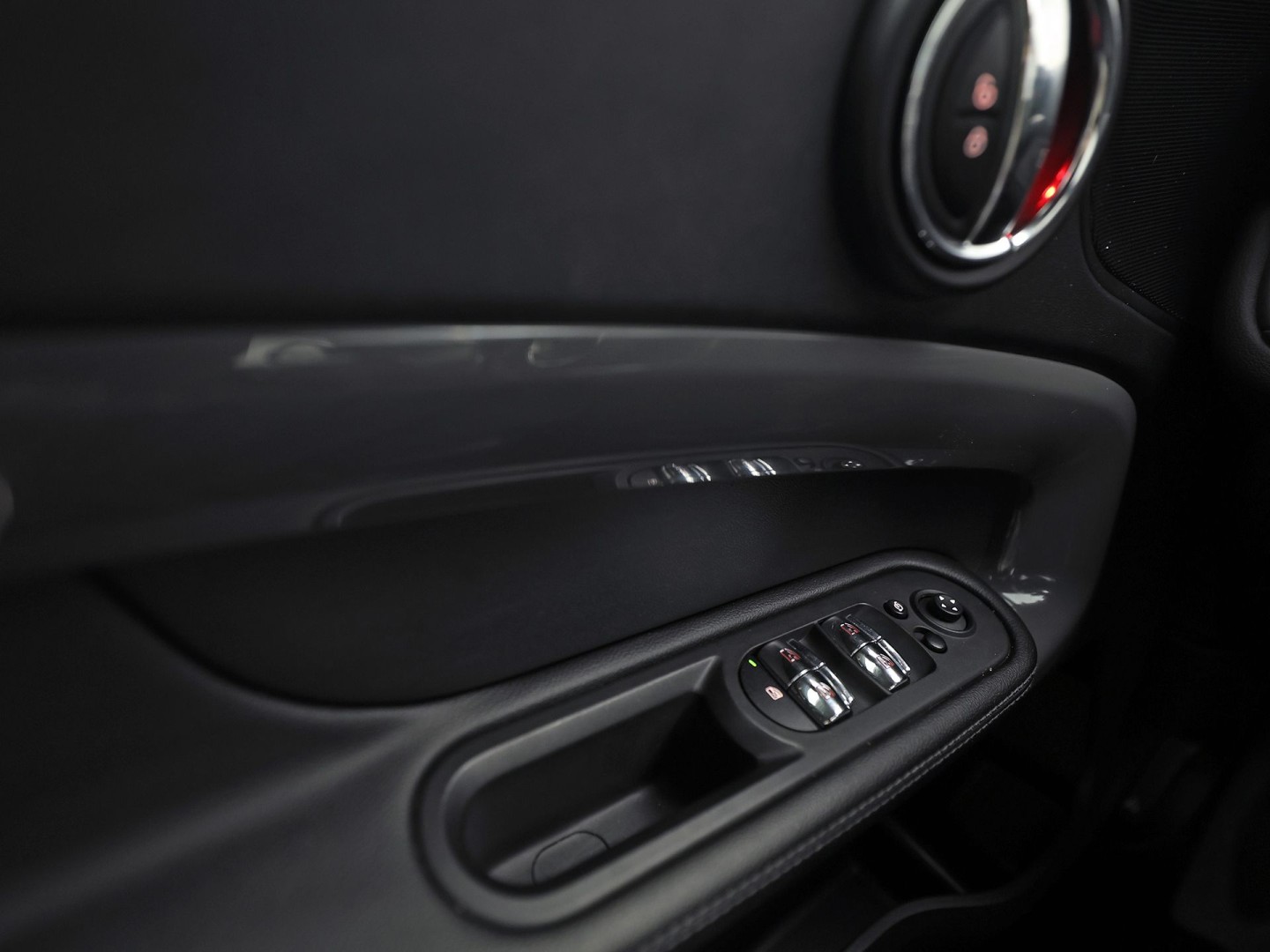 MINI Countryman 1.5 Cooper Chili (NAVIGATIE, CLIMATE, LEDER, PARKEERSENSOREN, SPORTSTOELEN, CRUISE, NIEUWE APK, NIEUWSTAAT)