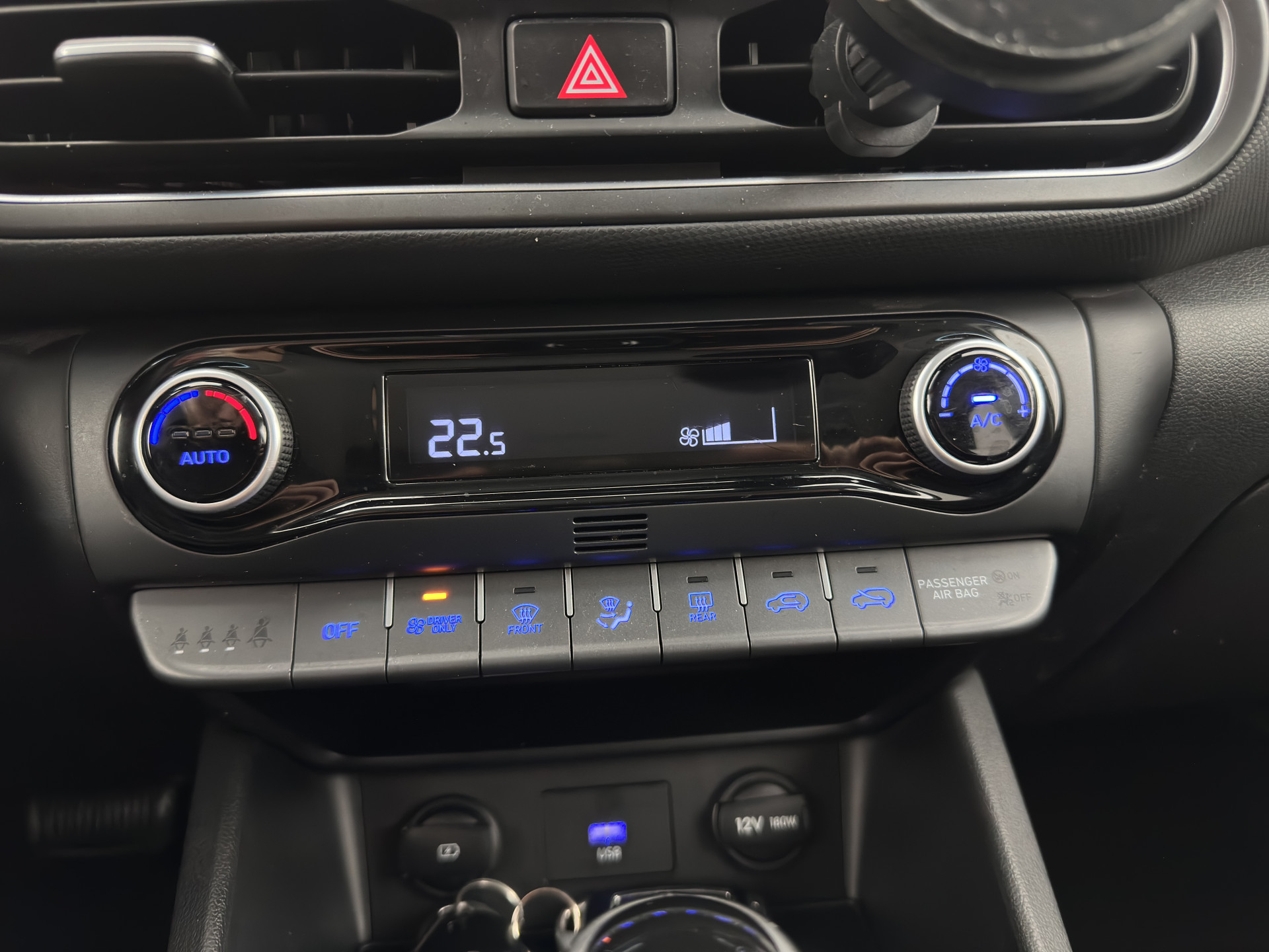 Hyundai Kona 1.6 GDI HEV Fashion (INCL-BTW) Aut. *NAVI-FULLMAP | DIGI-COCKPIT | FULL-LED | KEYLESS | CAMERA | HEAD-UP | SHIFT-PADDLES | DAB | COMFORT-SEATS | PRIVACY-GLASS | TOWBAR | 16 "ALU*