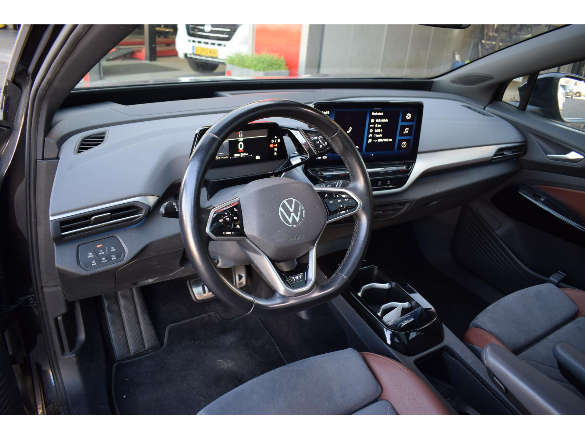 Volkswagen ID.4 First Max 77 kWh | Pano | HUD | 360 Cam. | Stuur- en Stoelverwarming
