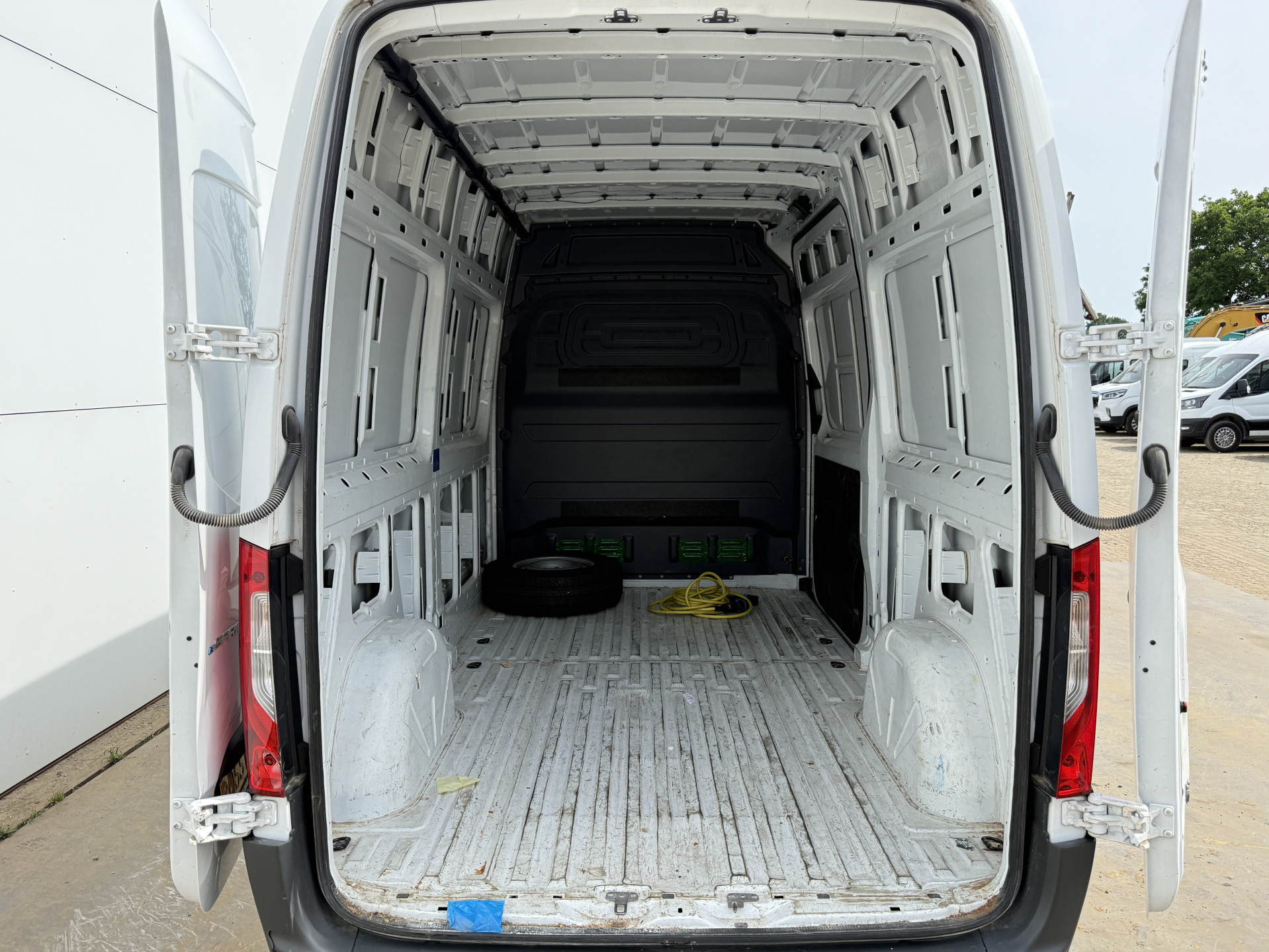 Mercedes-Benz eSprinter eSprinter L2H2 55 kWh L2H2 Elektrisch 168km WLTP 94% (SOH) Snelladen Laadkabel Climate Control Stoelverwarming