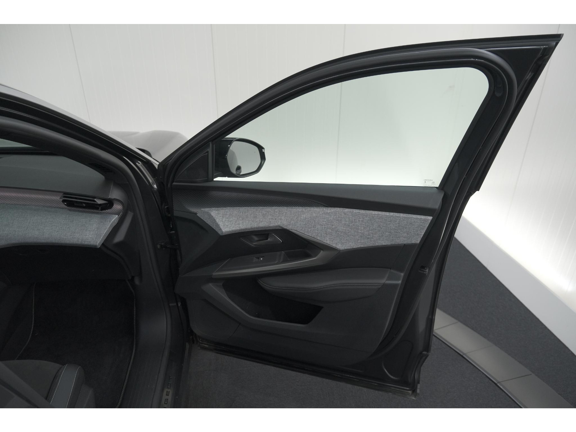 Peugeot 3008 1.2 Hybrid 136 GT | 360 Camera | Adaptieve Cruise Control | Stoelen Pakket | Elektrische Kofferklep