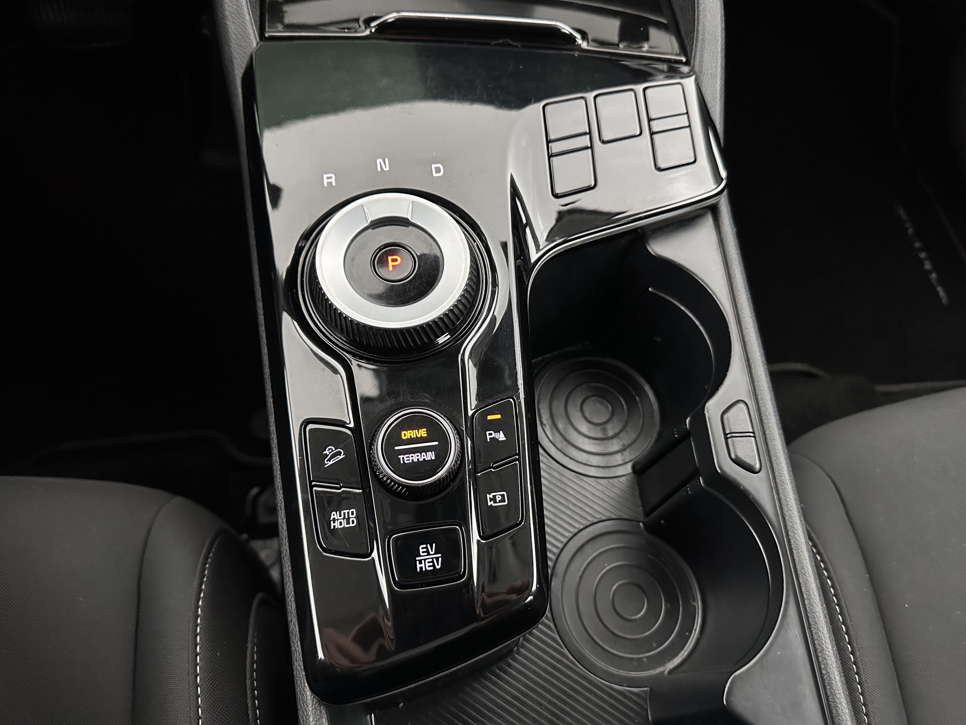 Kia Sportage 1.6 T-GDi Hybrid Dynamic-Line AWD (Plug-In) (INCL-BTW)  Aut. *FULL-LED | ADAPTIVE-CRUISE | WIDESCREEN-COCKPIT | NAVI-FULLMAP | DAB | COMFORTSEATS | ECC | SHIFTPADDLES | CAMERA | PDC | CARPLAY | 19''ALU*