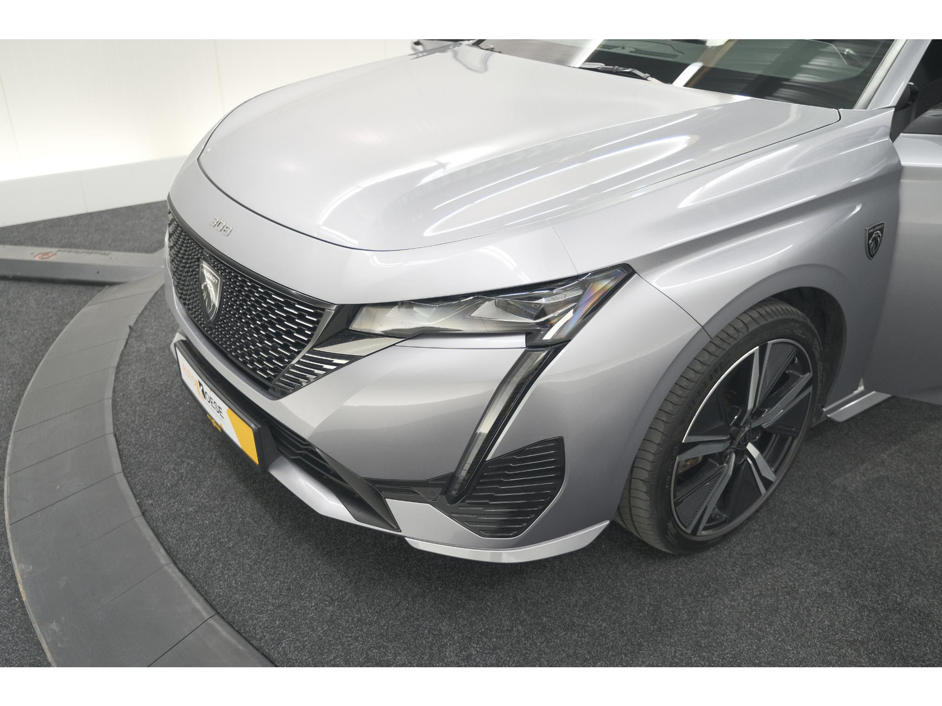 Peugeot 308 SW PureTech 130 EAT8 GT | Trekhaak | Stoelverwarming | Camera | Adaptieve Cruise Control