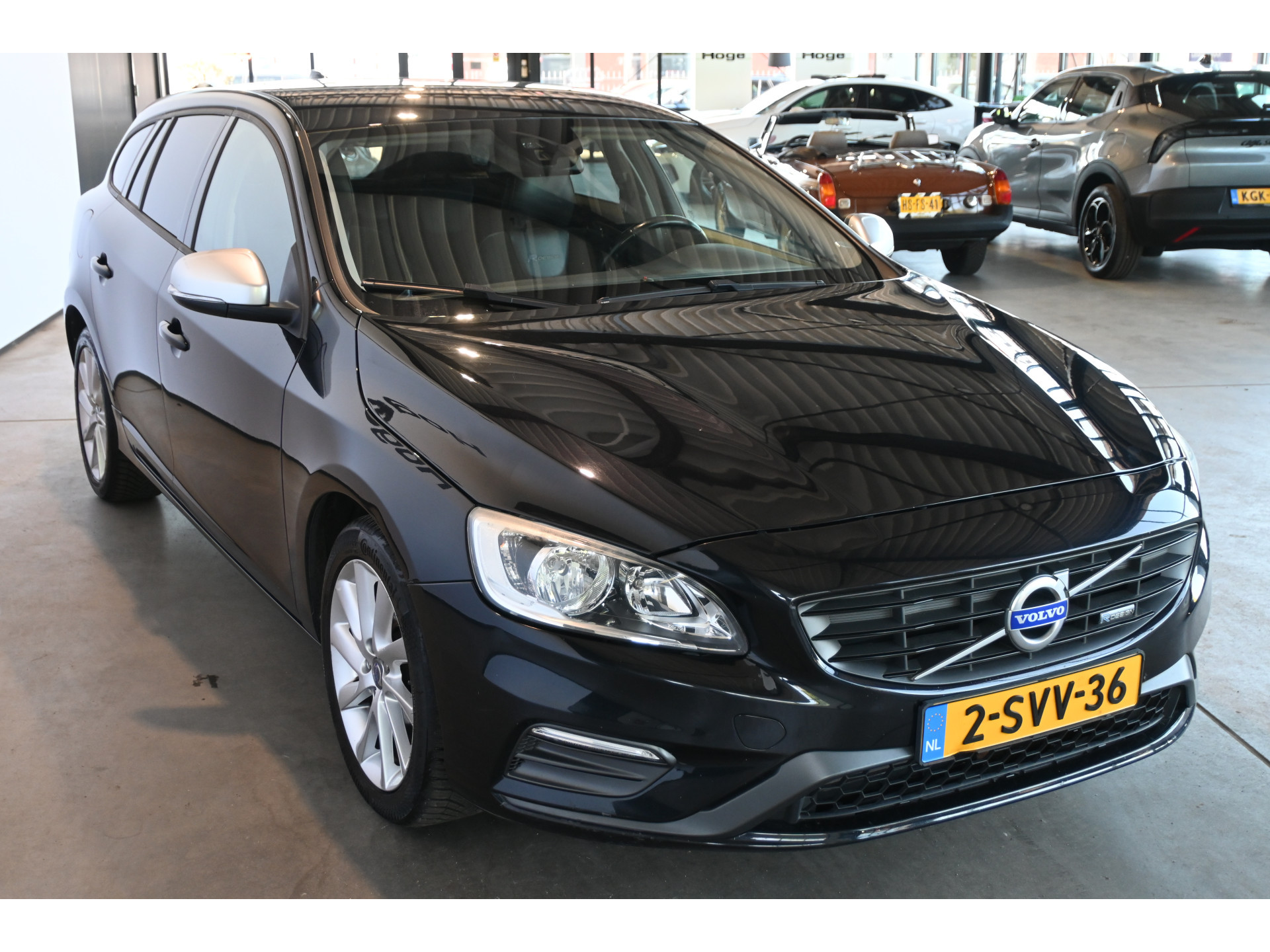 Volvo V60 1.6 D2 Summum Automaat Clima Navigatie Trekhaak Goed Onderhouden! Inruil Mogelijk!