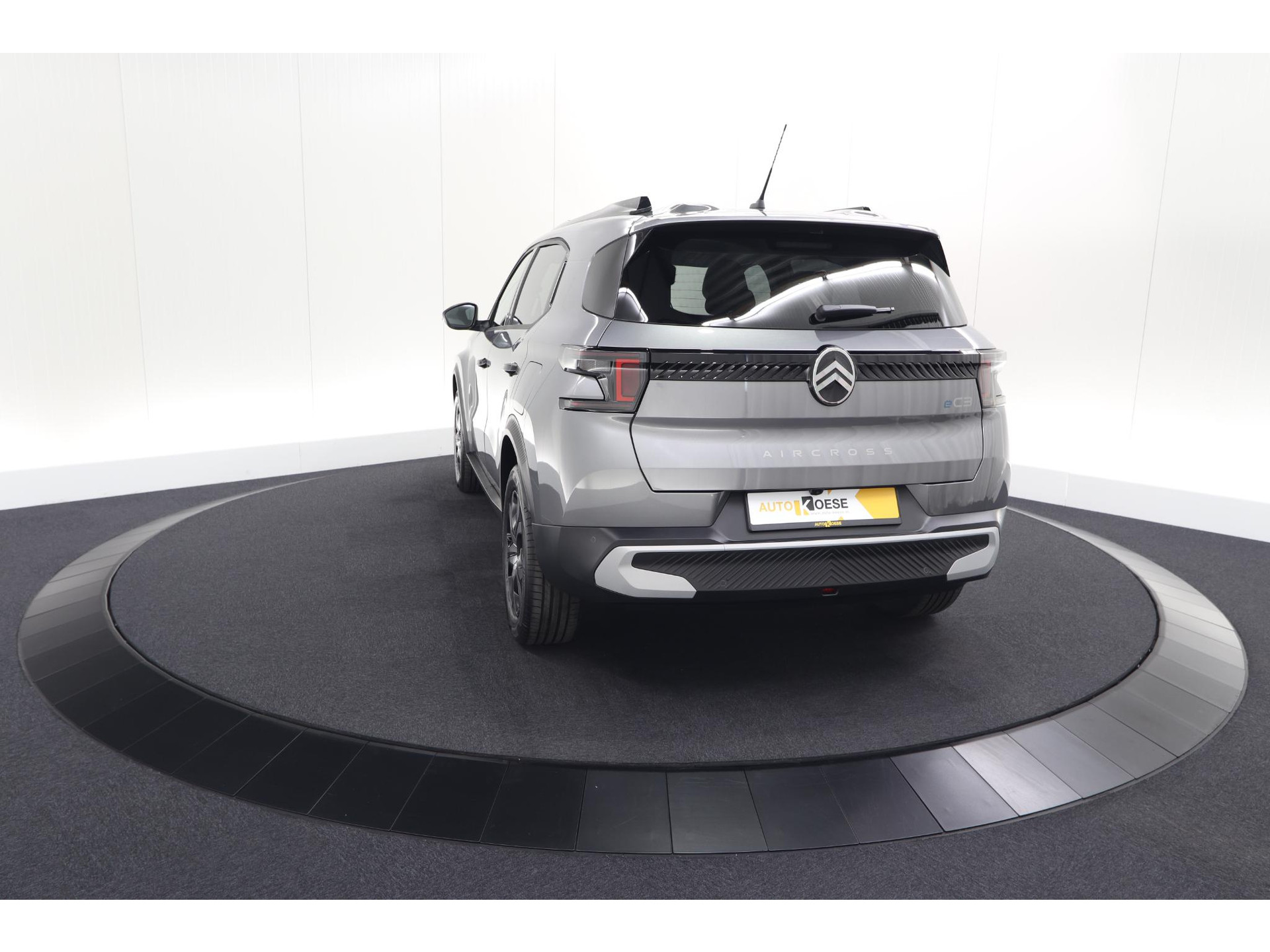 Citroen Ë-C3 Aircross Plus 113pk Extended Range 54 kWh | 11 KW Lader | Camera | Apple CarPlay | Parkeersensoren
