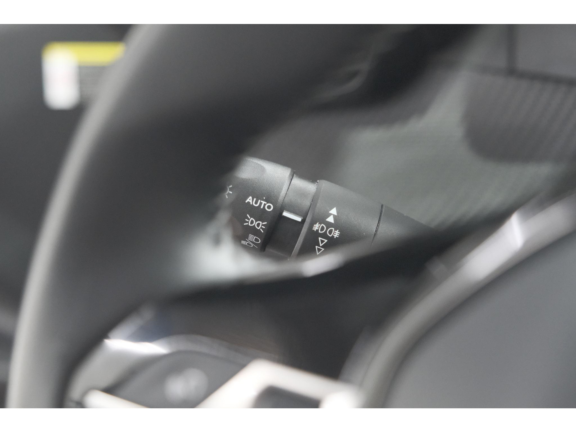 Peugeot 2008 PureTech 130 Allure | Trekhaak | Camera | Navigatie | Parkeersensoren