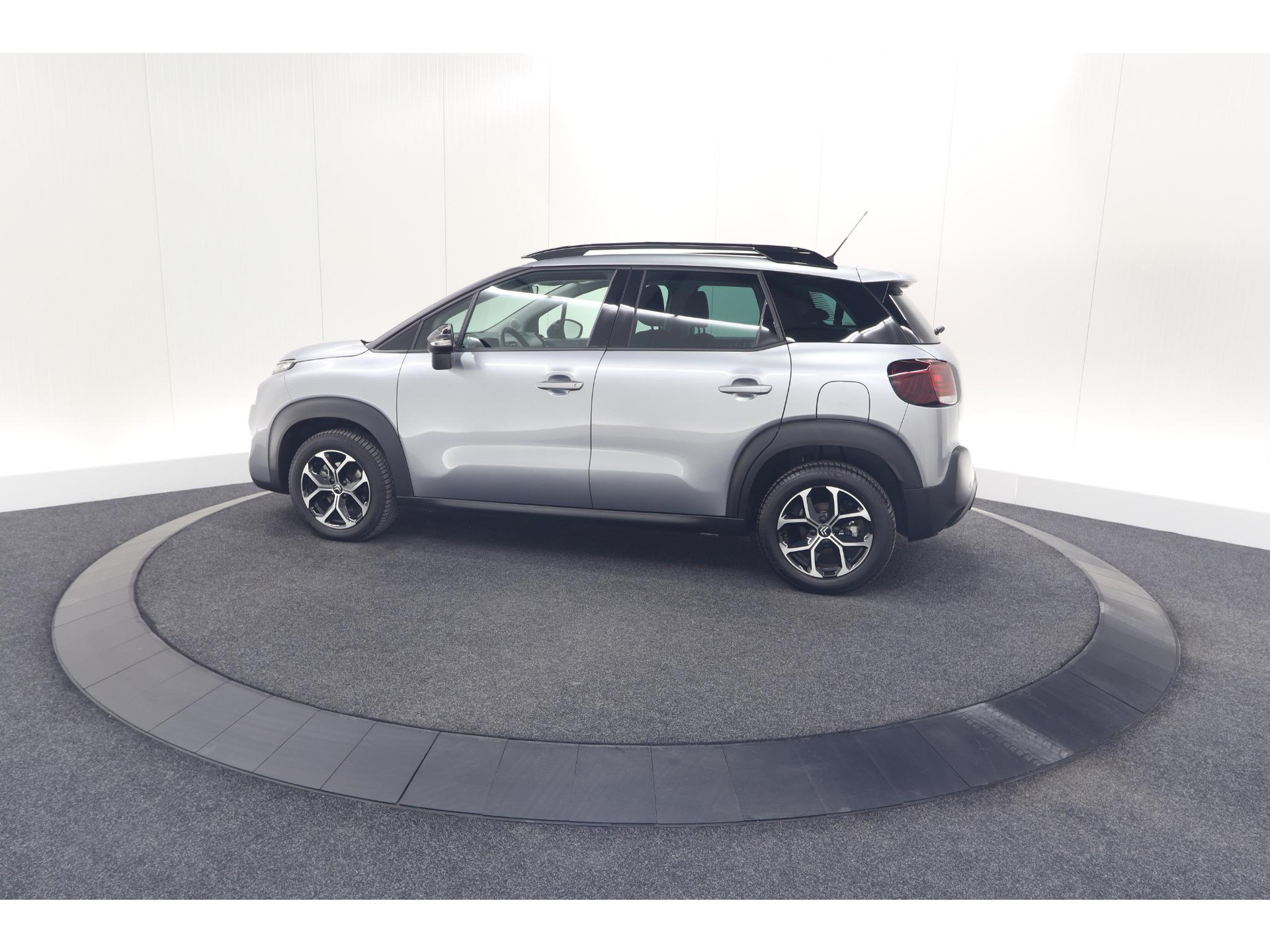 Citroen C3 Aircross PureTech 130 EAT6 Max | Allseason Banden | Parkeersensoren | Navigatie | Apple Carplay