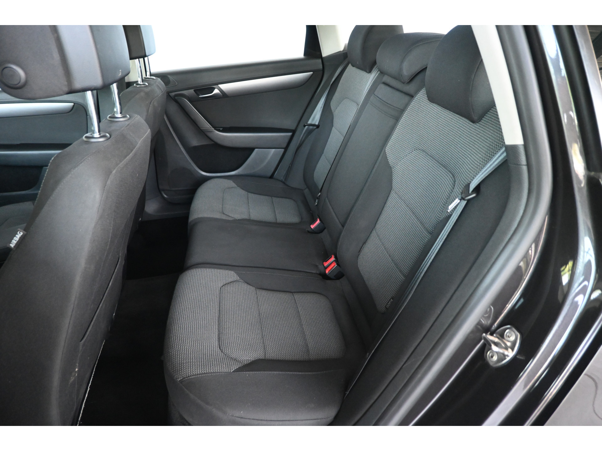 Volkswagen Passat Variant 1.4 TSI Comfortline BlueMotion Automaat Clima Cruise control Trekhaak Lichtmetaal Inruil Mogelijk!