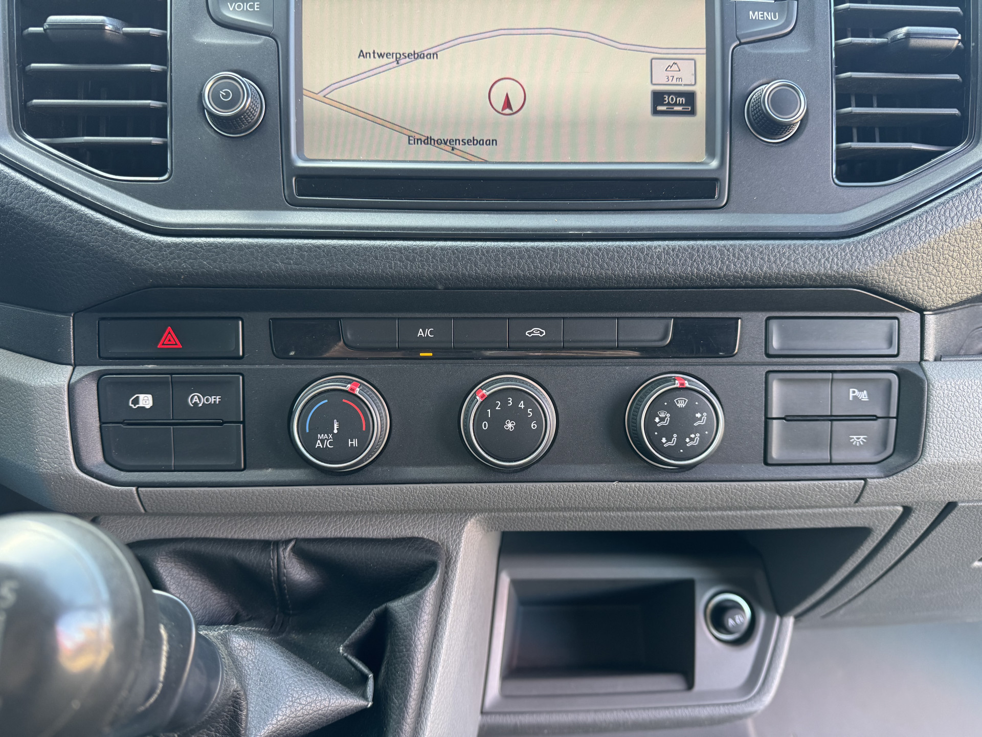 Volkswagen Crafter 2.0 TDI 140 PK Imperiaal Glasresteel Glastransporter L3H3 Camera Carplay Airco Cruise control Glaszetter