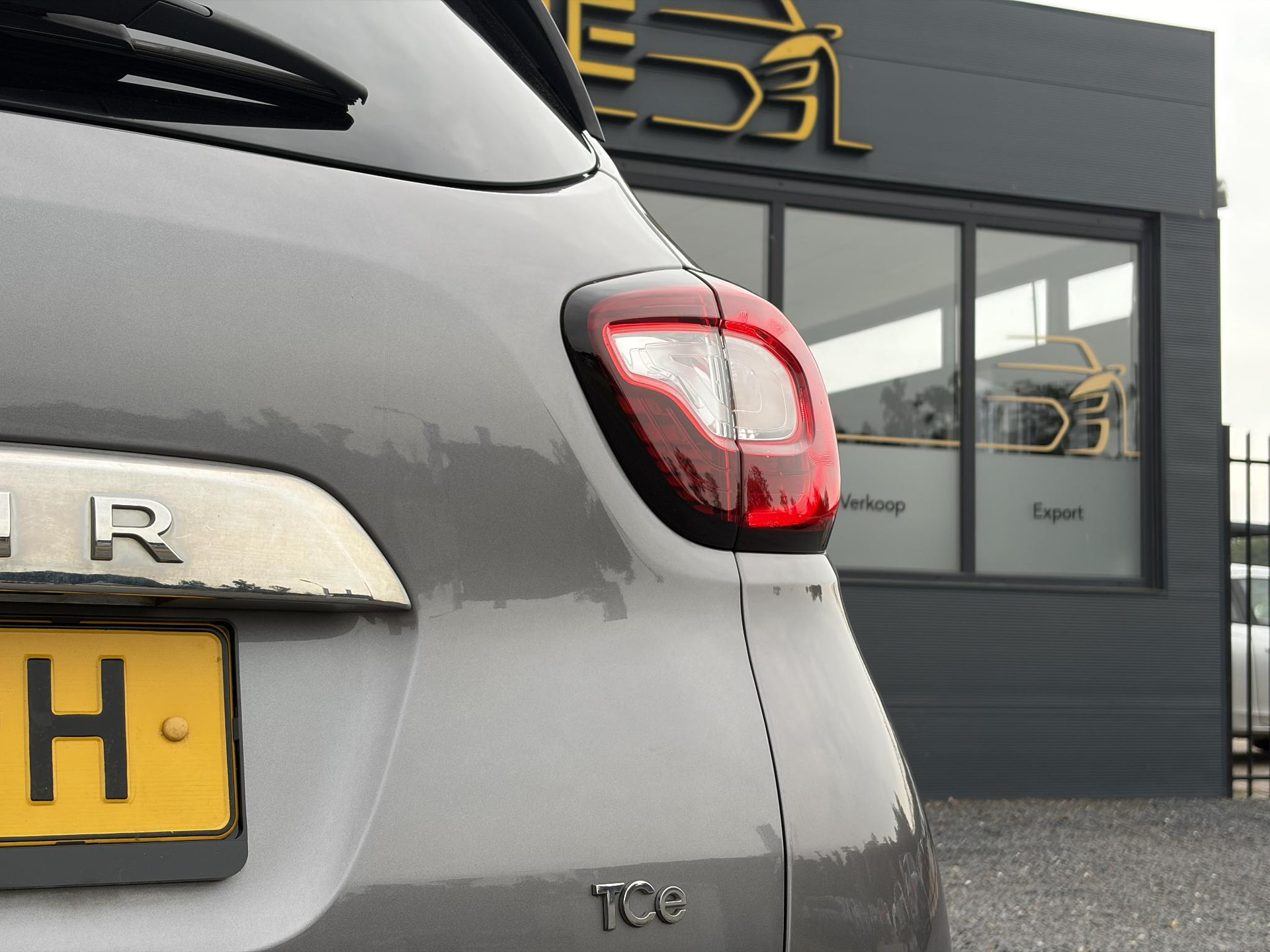 Renault Captur 1.2 TCe Intens 120pk,1e Eigenaar,Camera,Trekhaak,Carplay,Pdc,Clima,Cruise,Dealer Onderhouden,6 Bak,Lm velgen,Dodehoek,N.A.P,Apk tot 10-2027