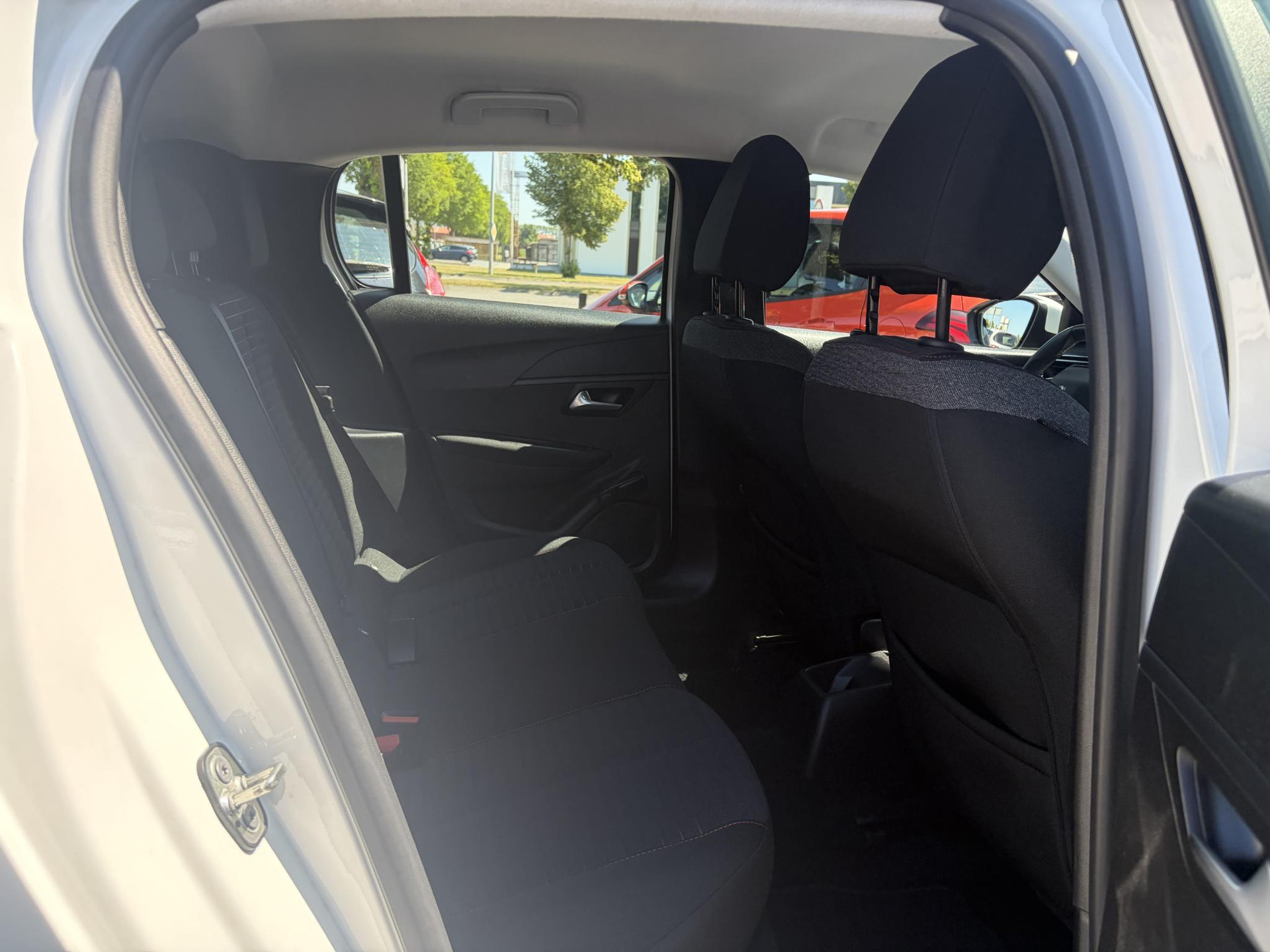 Peugeot 208 1.2 PureTech Blue Lease Active 2e Eigenaar,D-riem vv in 11-2025,Camera,Navi,Carplay,75pk,Clima,Cruise,Rijstrooksensor,Pdc,Lm velgen,N.A.P,Apk tot 11-2027
