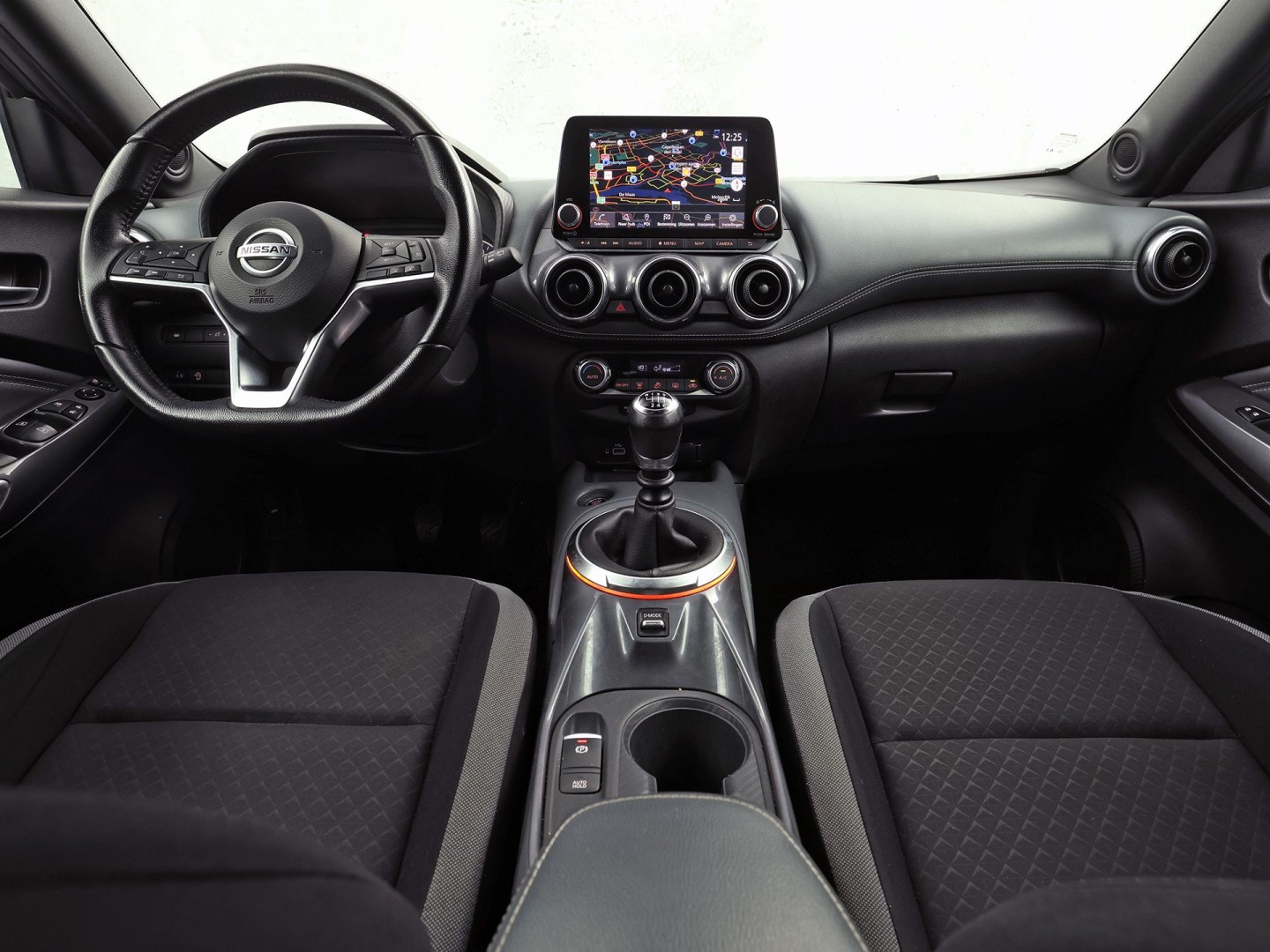 Nissan Juke 1.0 DIG-T N-Connecta (APPLE CARPLAY, GROOT NAVI, CLIMATE, CAMERA, SPORTSTOELEN, GETINT GLAS, KEYLESS START, CRUISE, NIEUWSTAAT)