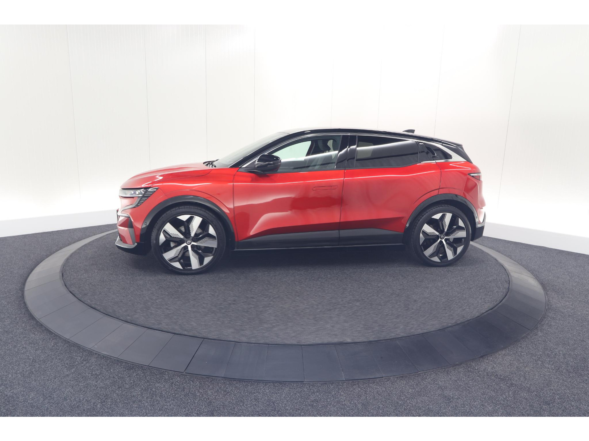 Renault Megane E-Tech EV60 220 Charge Techno | Adaptieve Cruise Control | Winterpakket | Dodehoekdetectie | Harman Kardon