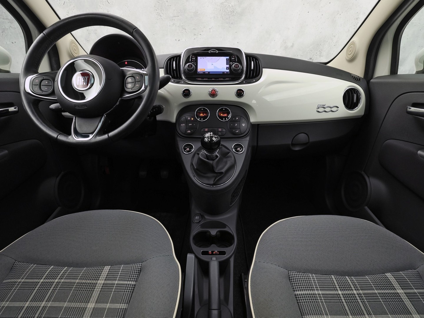 Fiat 500 0.9 TwinAir Turbo Lounge (PANORAMADAK, VIRTUAL COCKPIT, NAVIGATIE, CLIMATE, PARKEERSENSOREN, SPORTSTOELEN, CRUISE, LM VELGEN, NIEUWE APK, NIEUWSTAAT)