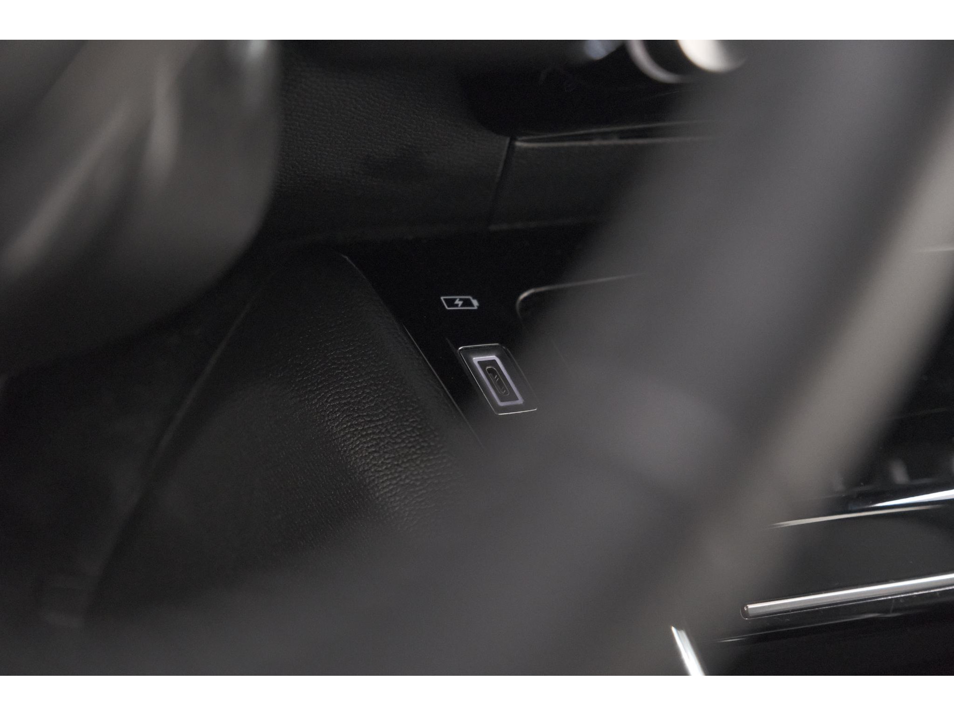 Peugeot 2008 PureTech 100 Allure | Apple Carplay | Parkeersensoren | Climate Control | Cruise Control