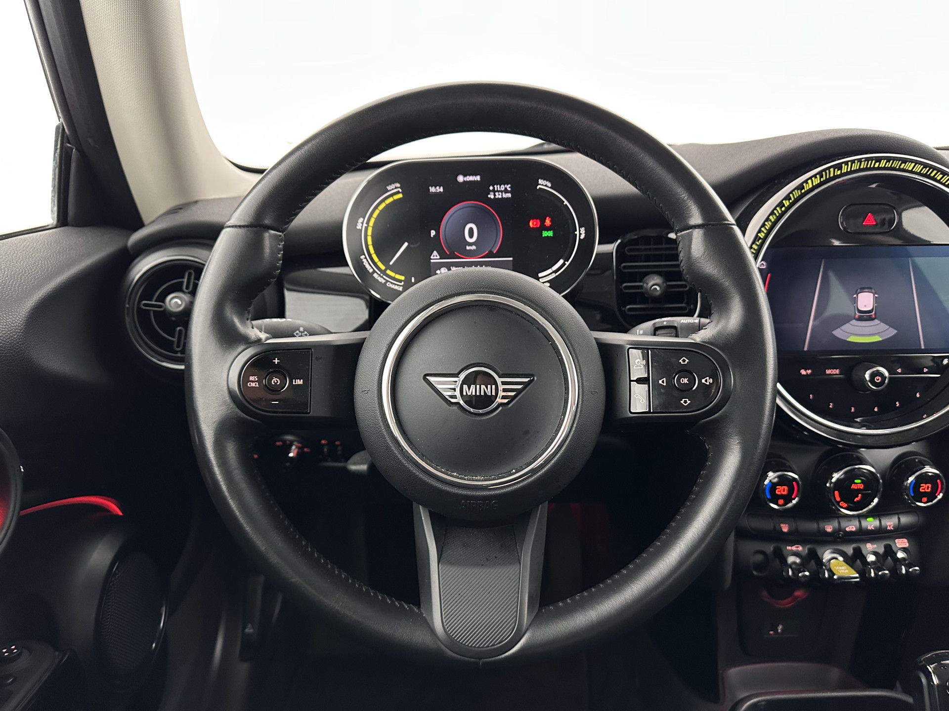 MINI Mini Electric Business Edition 33 kWh [ 3-Fase ] (INCL-BTW) Aut. *LEATHER | FULL-LED | KEYLESS | SPORT-SEATS | NAVI-FULLMAP | ECC | AMBIENT-LIGHT | DAB | DIGI-COCKPIT | PDC | 17"ALU*