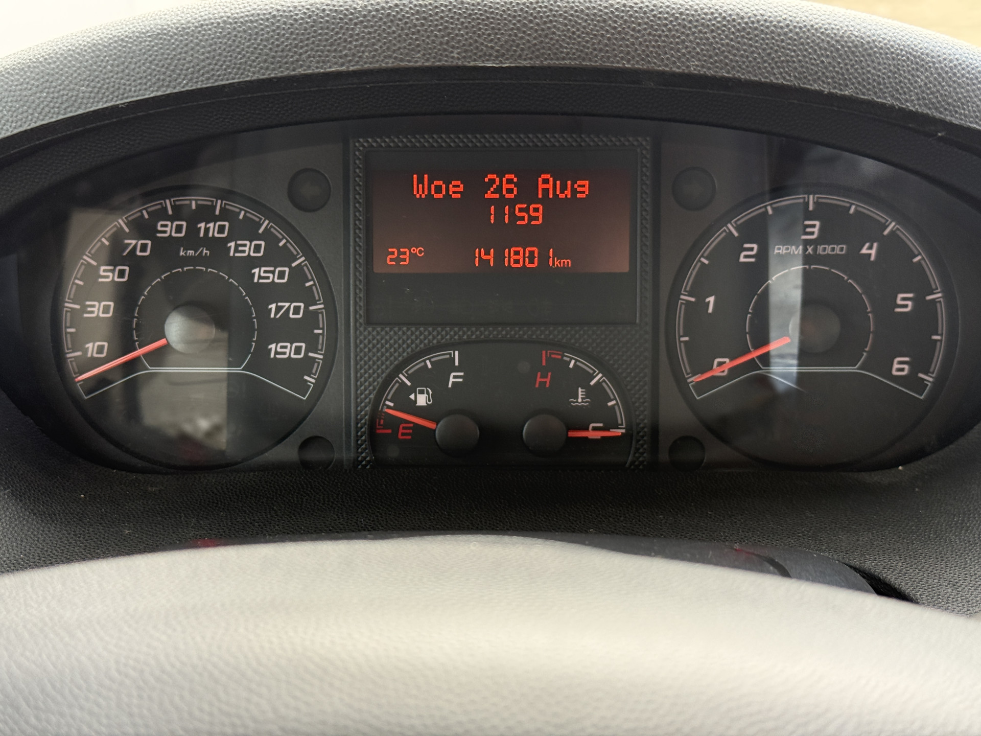 Peugeot Boxer 2.0 130PK Bakwagen Laadklep Nieuwe Distributieriem Navigatie Camera Airco Zijdeur Meubelbak Koffer