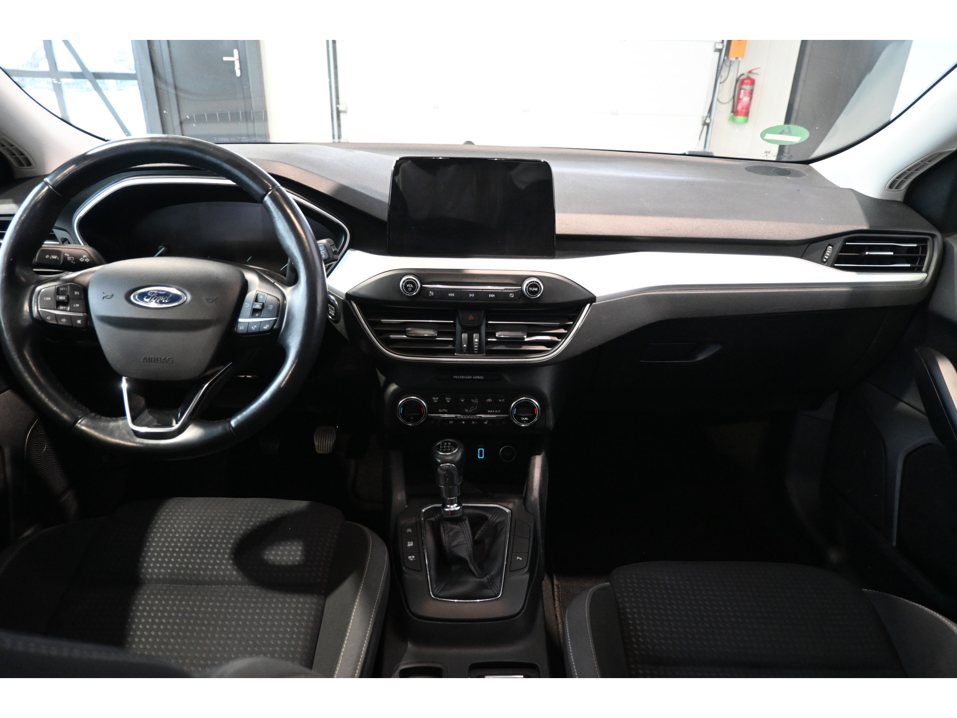 Ford Focus 1.0 EcoBoost Edition Business Lane Assist Adaptieve Cruise Trekhaak Apple Carplay Clima Stoel/Stuur verwarming Inruil Mogelijk!