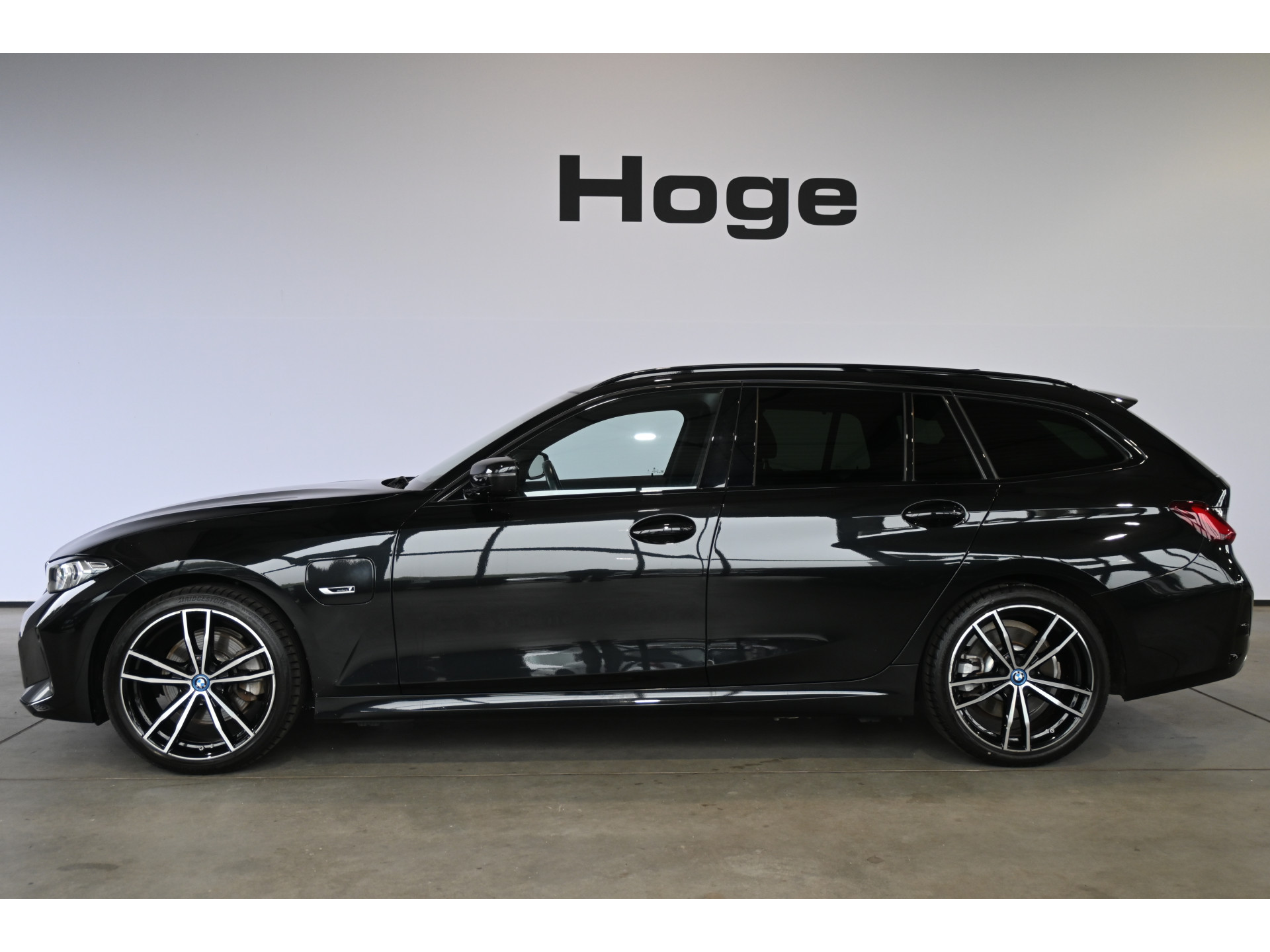BMW 3-serie Touring 320e M-Sport Clima Cruise CarPlay LED Leder Navigatie 100% Onderhouden! Inruil Mogelijk!