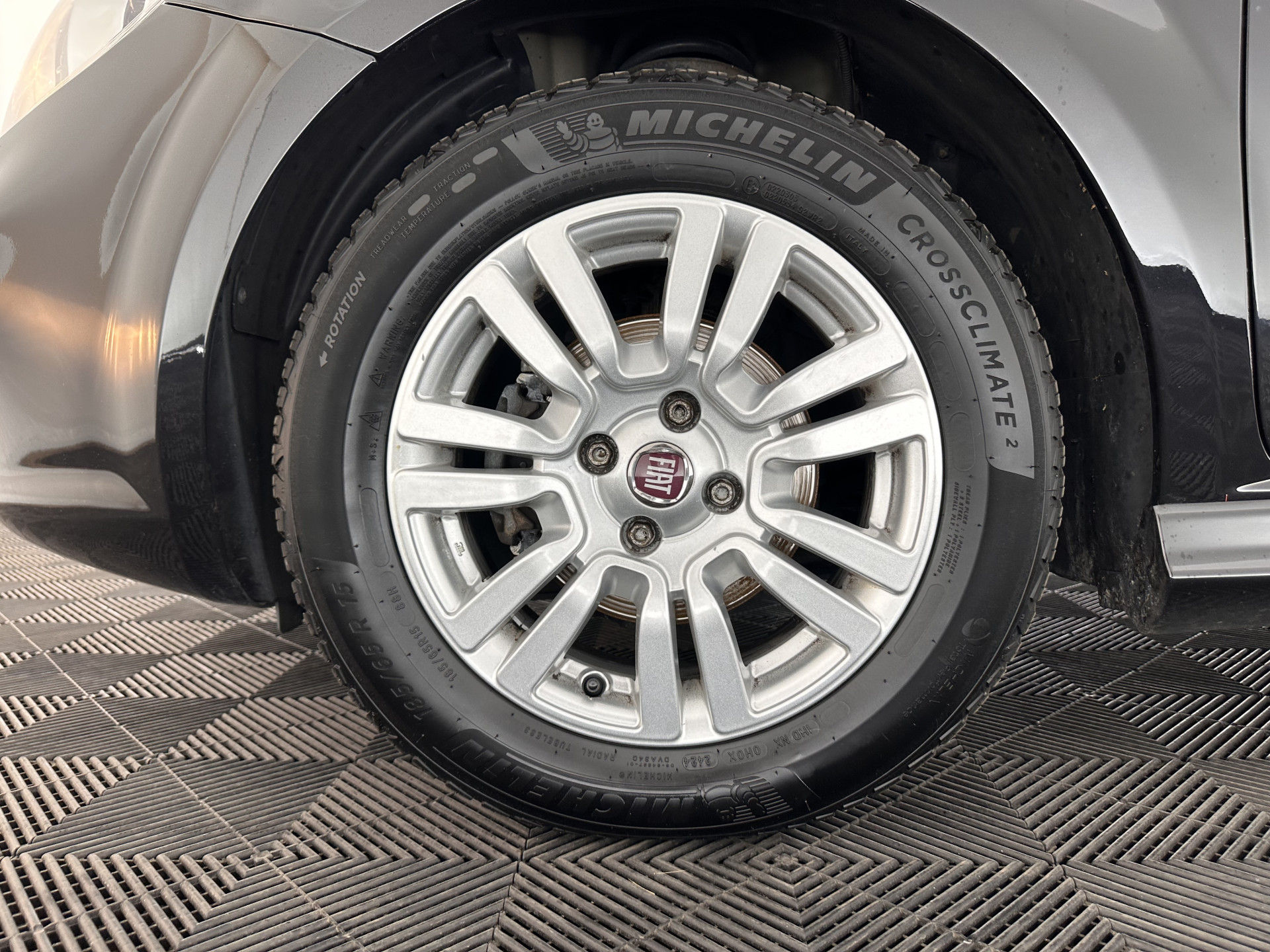 Fiat Punto Evo 1.3 M-Jet Street Pack-Easy *AIRCO | CRUISE | COMFORT-SEATS | SIDE-SKIRTS | PDC | TOWBAR | RADIO-CD | 15"ALU*