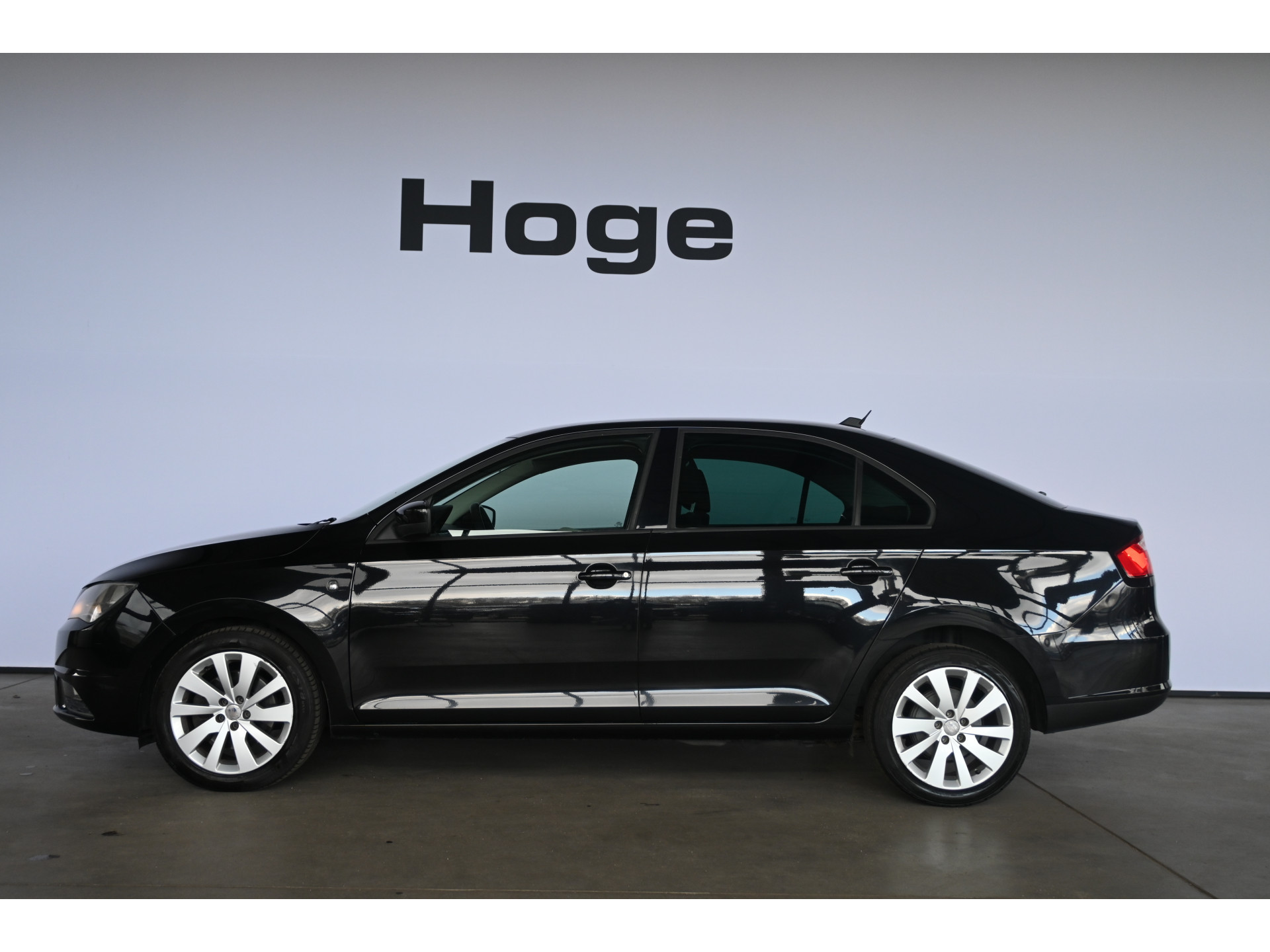 SEAT Toledo 1.2 TSI Businessline High Clima Navigatie Cruise Control Goed Onderhouden! Inruil Mogelijk!