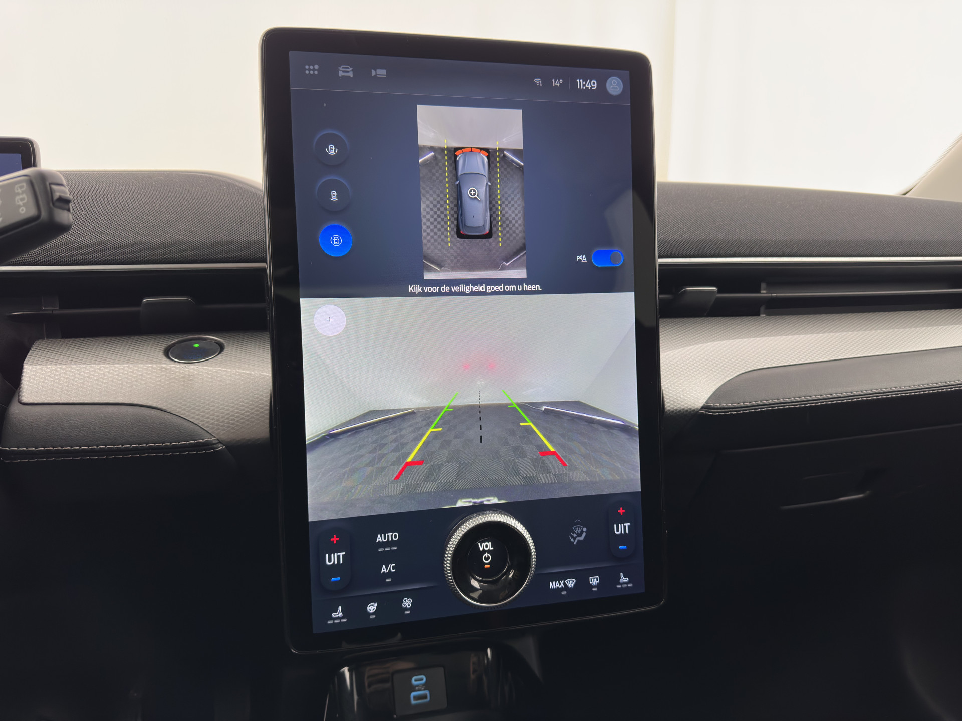 Ford Mustang Mach-E RWD 75 kWh [3-Fase ] {SOH-90%} (INCL-BTW) Aut.*LEATHER | FULL-LED | DAB | DIGI-COCKPIT | KEYLESS | NAVI-FULLMAP | CARPLAY | HEATED-COMFORTSEATS | TOPVIEW |  ADAPTIVE-CRUISE | PRIVACY-GLASS | 18'' ALU*