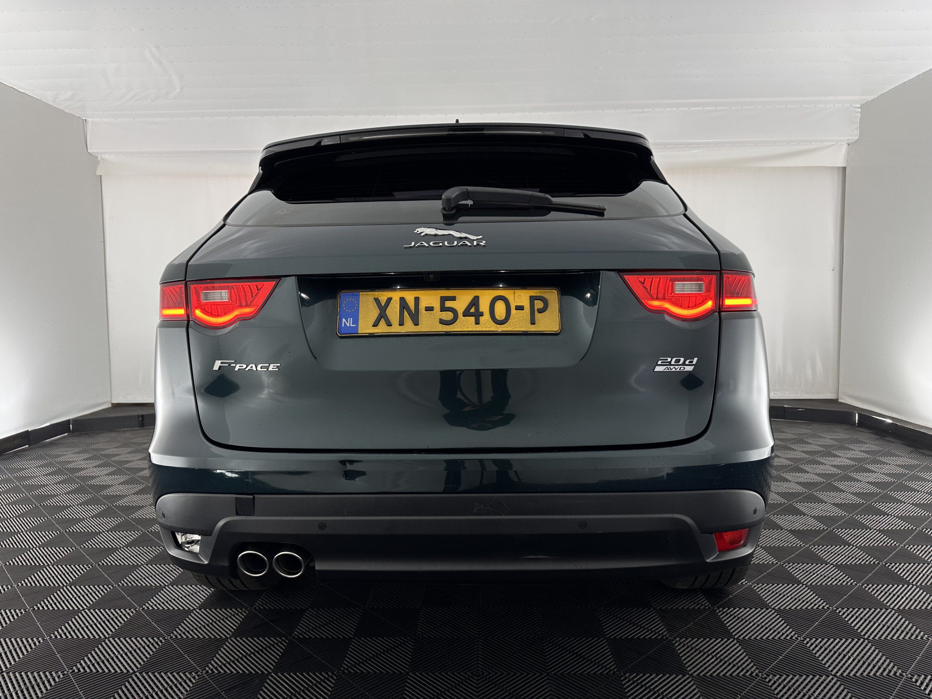 Jaguar F-PACE 2.0 Portfolio AWD 20d Aut. *PANO | DIGI-COCKPIT | XENON | LEATHER | KEYLESS | MERIDIAN-SOUND | NAVI-FULLMAP | ECC | PDC | CRUISE | 19''ALU*