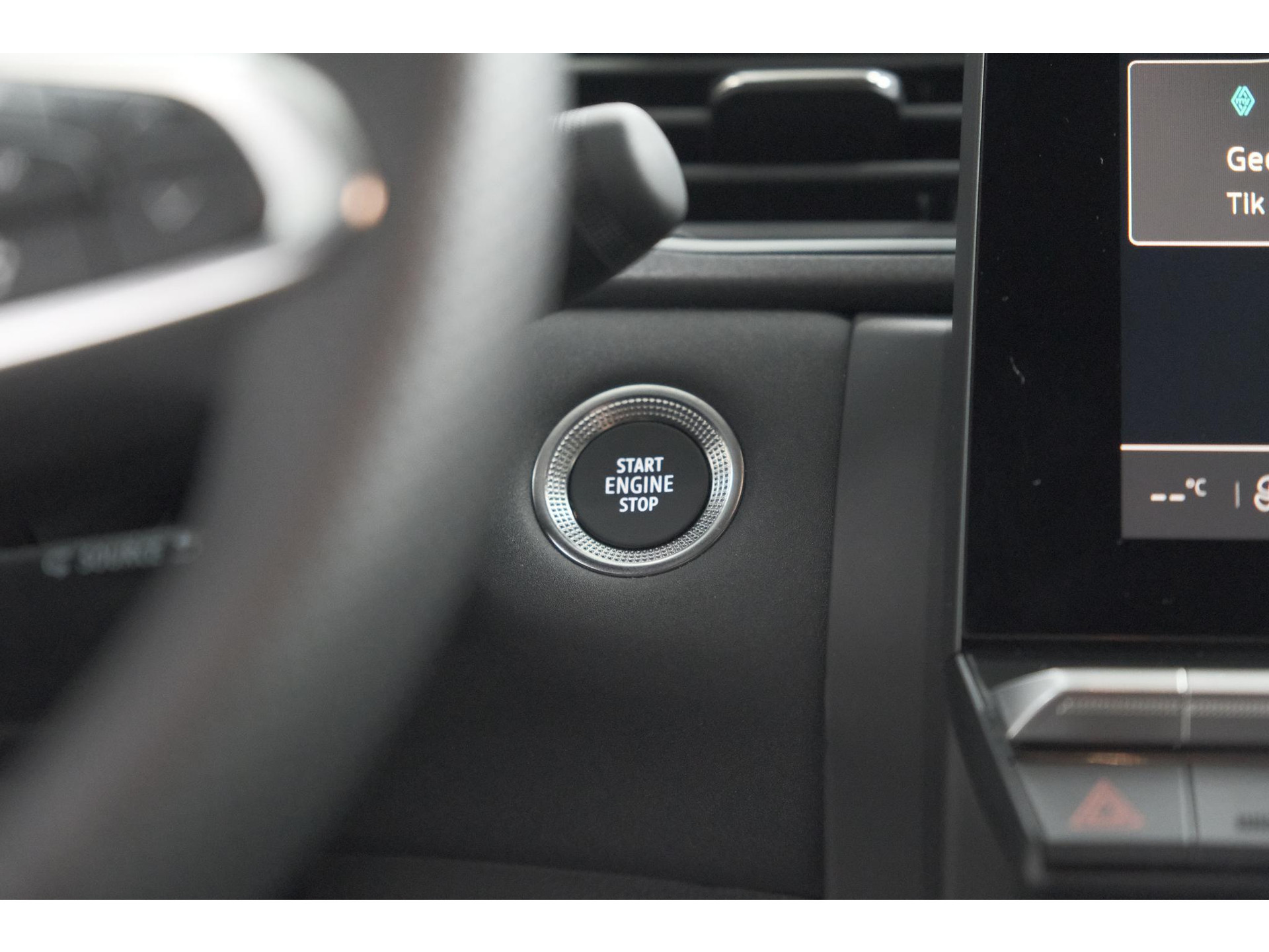 Renault Captur 1.8 E-Tech full hybrid 160 techno | Camera | Adaptieve Cruise Control | Navigatie