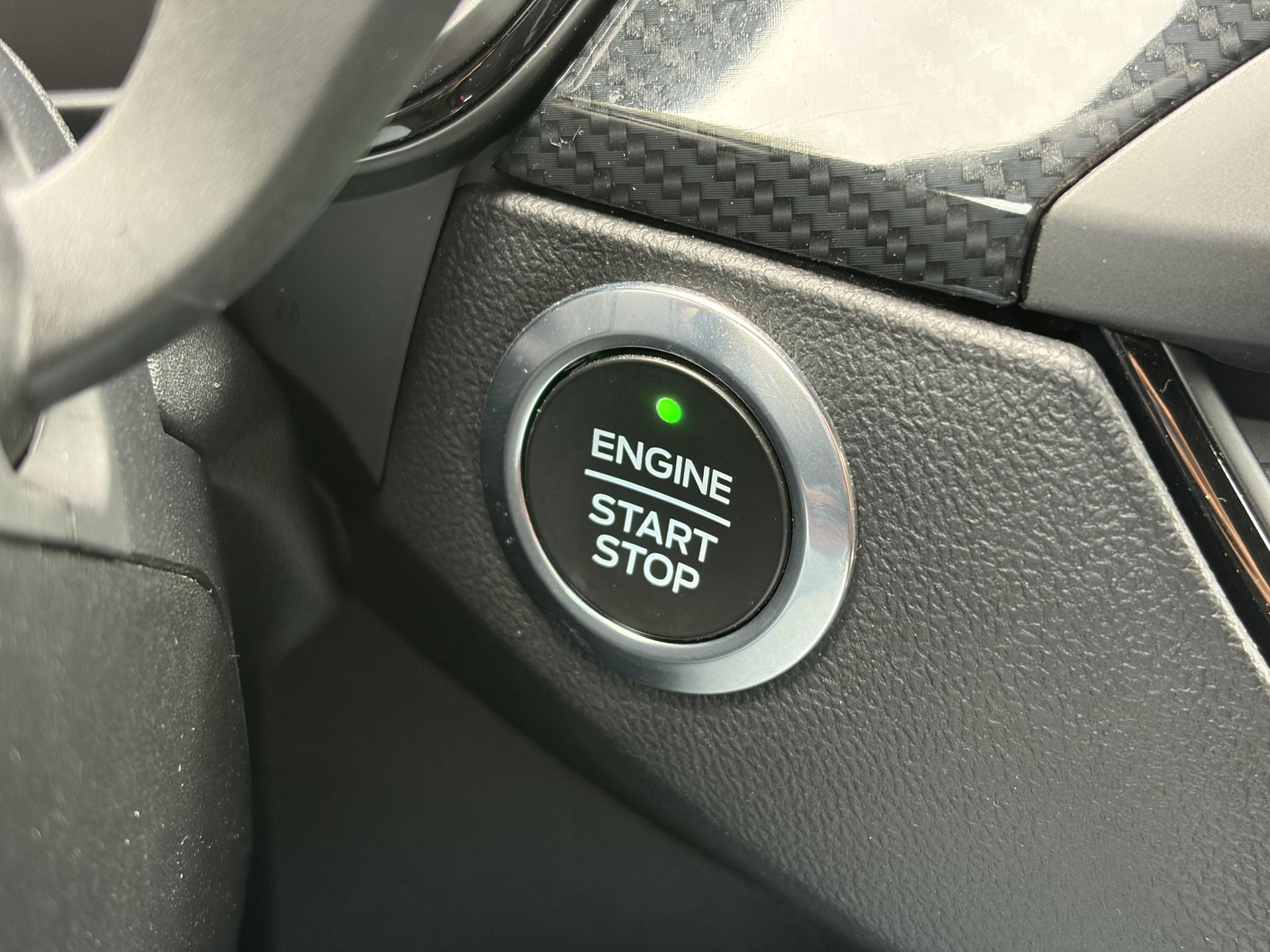 Ford Focus 1.0 EcoBoost ST Line Business 2e Eigenaar l Navi l Clima l Cruise l 125pk l Keyless l Pdc V+A l 18 '' Lmv  l N.A.P l Apk tot 02-2028