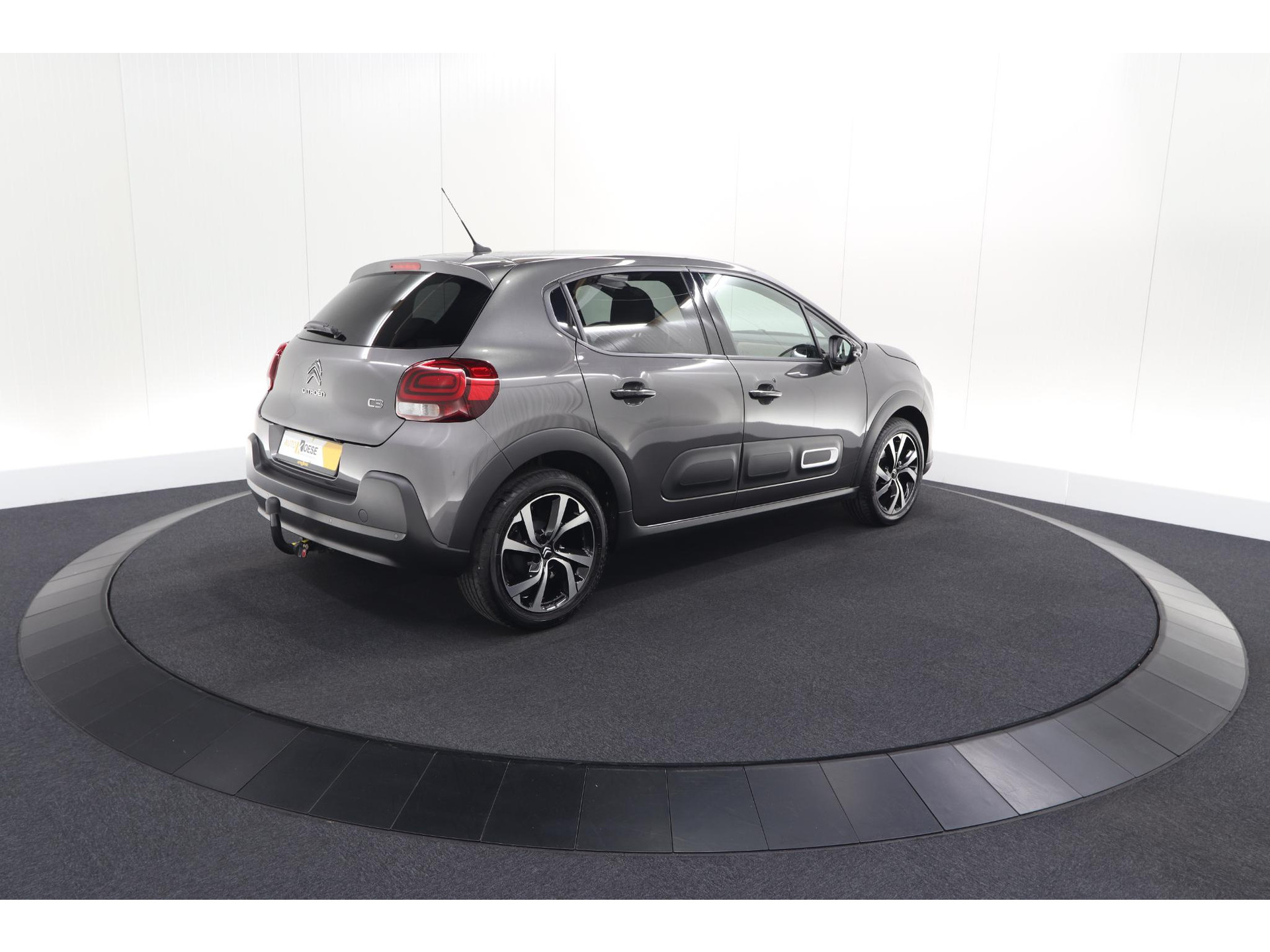 Citroen C3 PureTech 82 Max | Trekhaak | Keyless | Camera | Parkeersensoren | Navigatie | Stoelverwarming