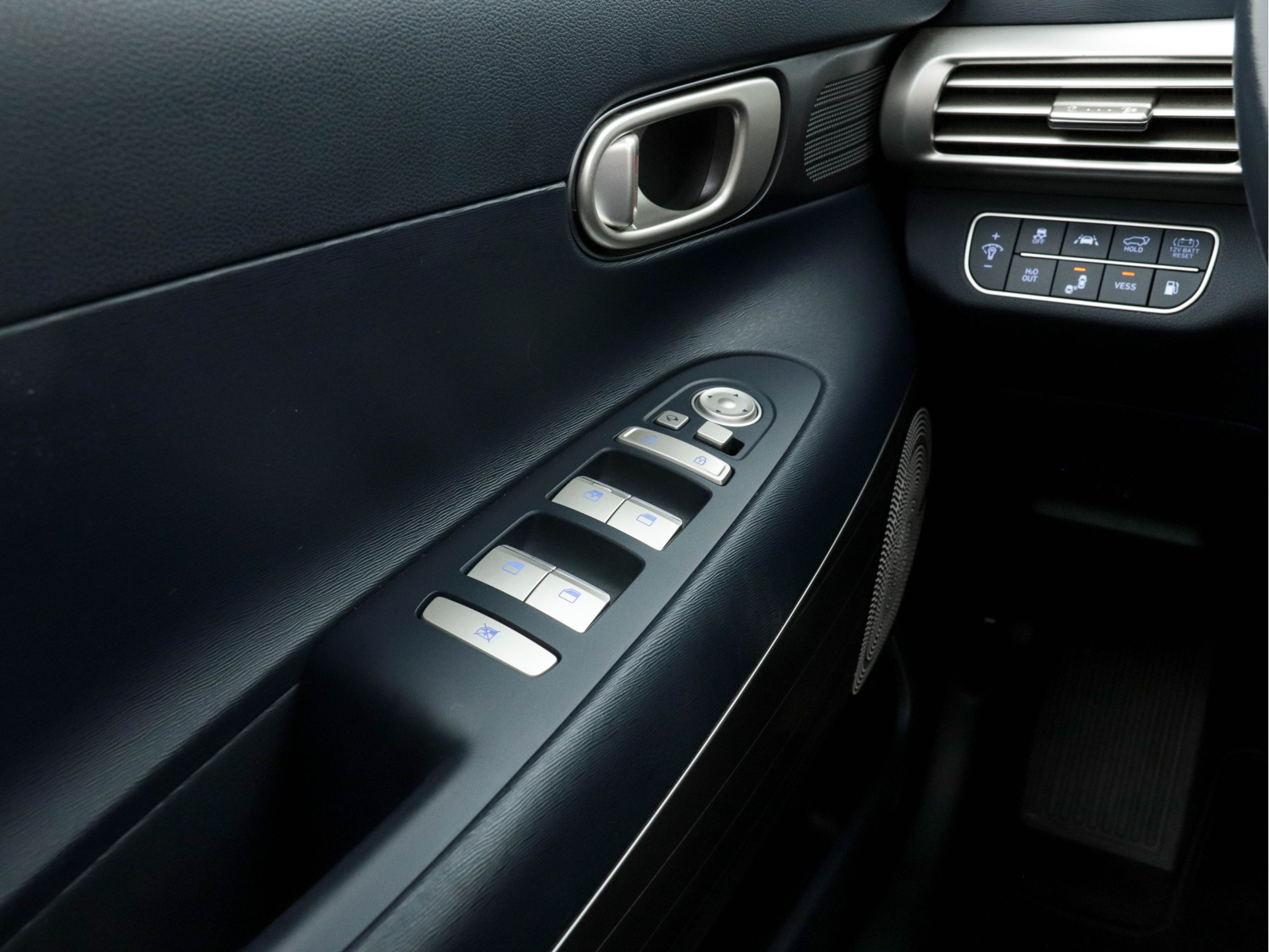 Hyundai NEXO FCEV Plus Pack [ HYDROGENIUM ] (INCL-BTW) *PANO | LEATHER | KRELL-SOUNDSYSTEM | NAVI-FULLMAP | ADAPT.CRUISE |  FULL-LED | KEYLESS | DAB | DIGI-COCKPIT | TOP-VIEW | SHIFT-PADDLES | COMFORTSEATS | 19"ALU*